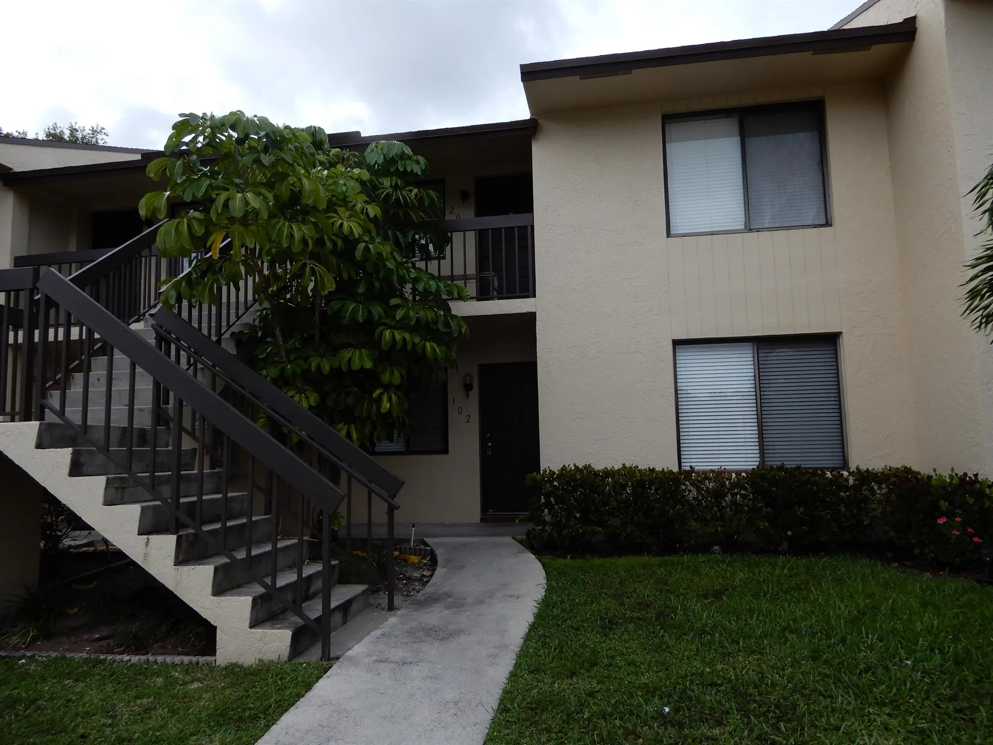 6585 Somerset Drive, #102