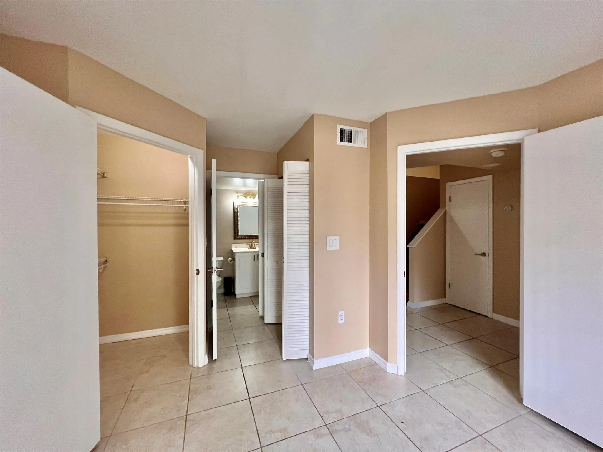 4863 Via Palm Lakes, #805