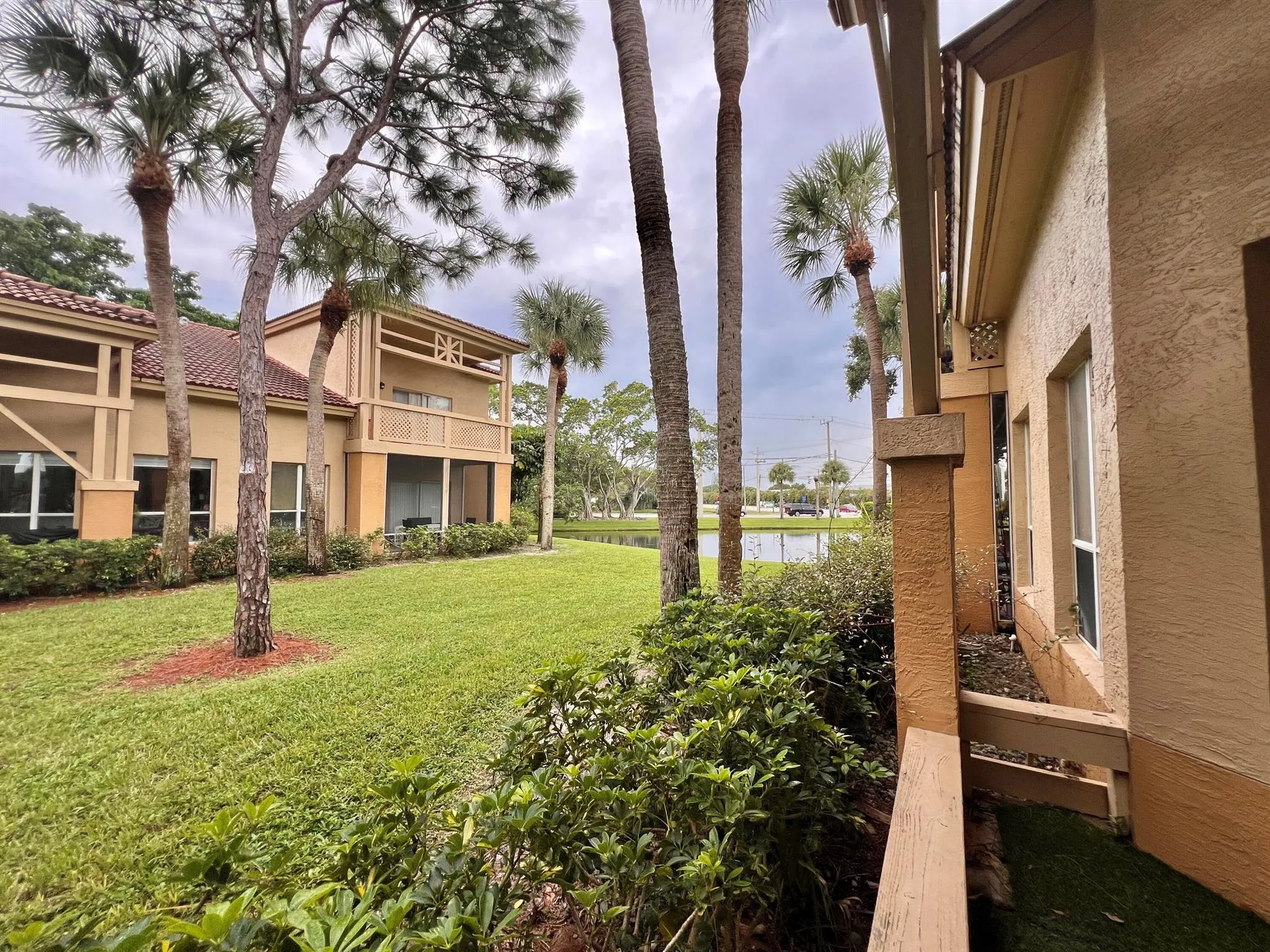 4863 Via Palm Lakes, #805