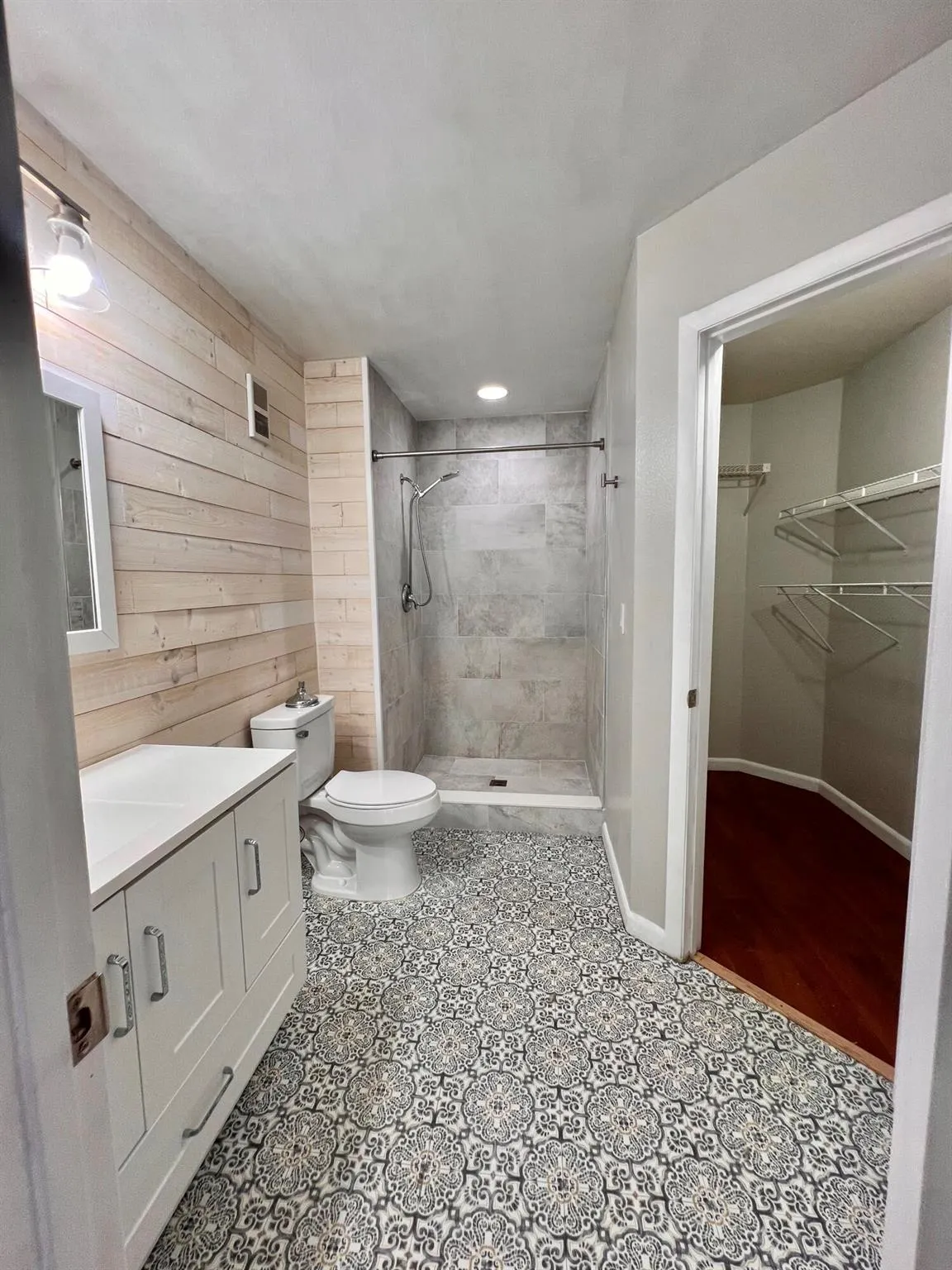 4863 Via Palm Lakes, #805