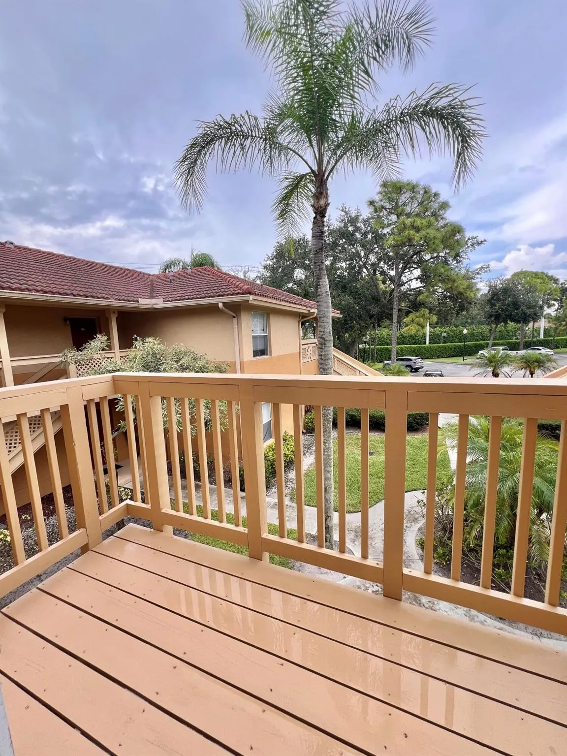 4863 Via Palm Lakes, #805