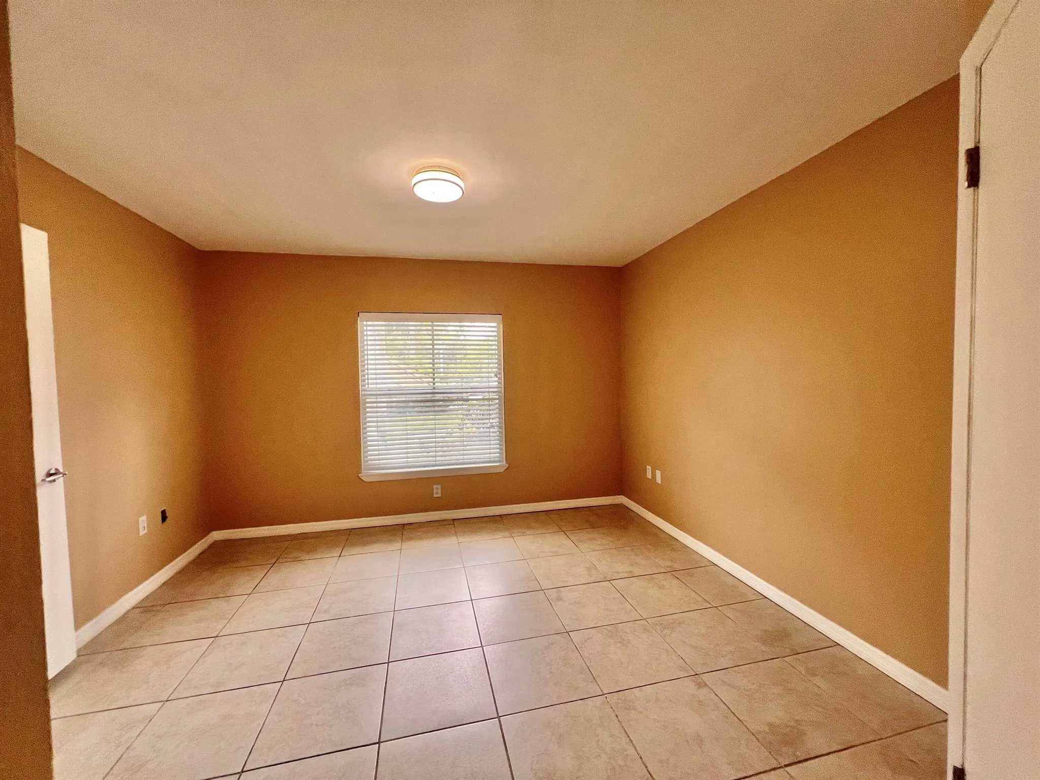 4863 Via Palm Lakes, #805