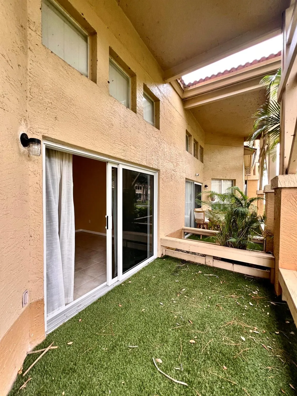 4863 Via Palm Lakes, #805