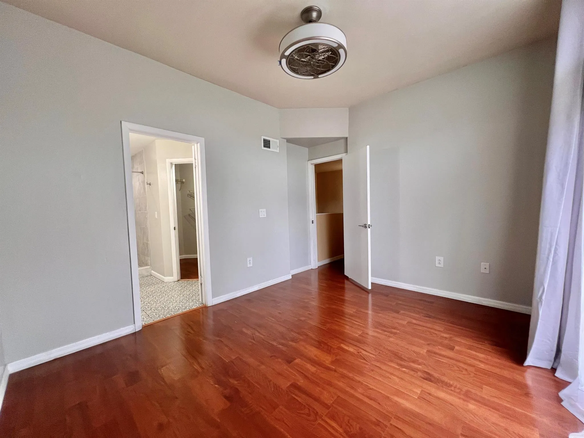 4863 Via Palm Lakes, #805