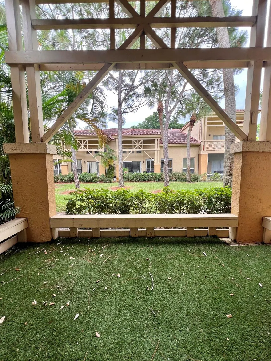 4863 Via Palm Lakes, #805