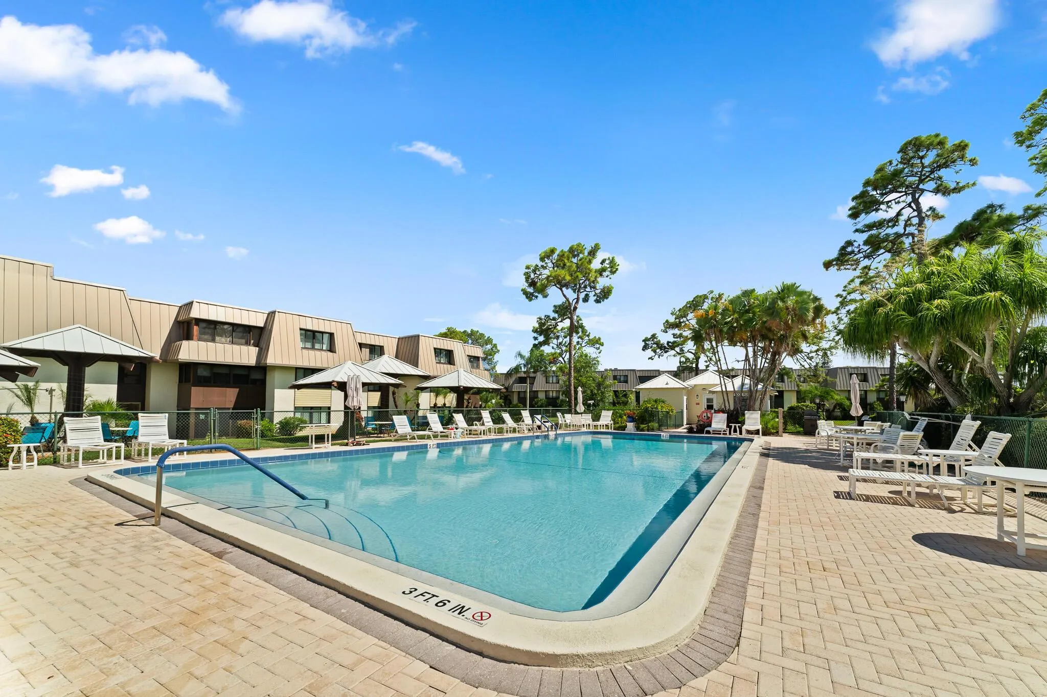 1800 SE Saint Lucie Boulevard, #8-206