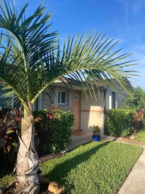 2847 Ashley Drive W, #G