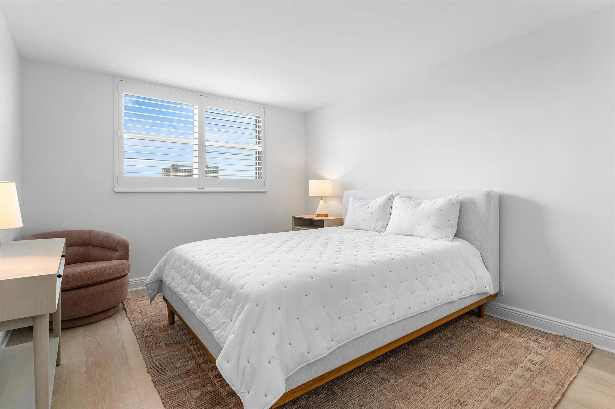 689 NE 6th Court, #4050
