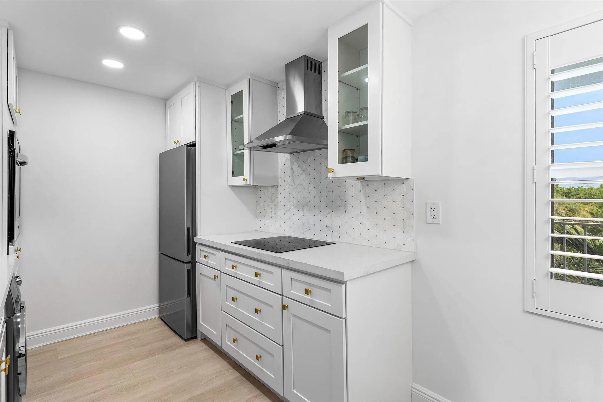 689 NE 6th Court, #4050