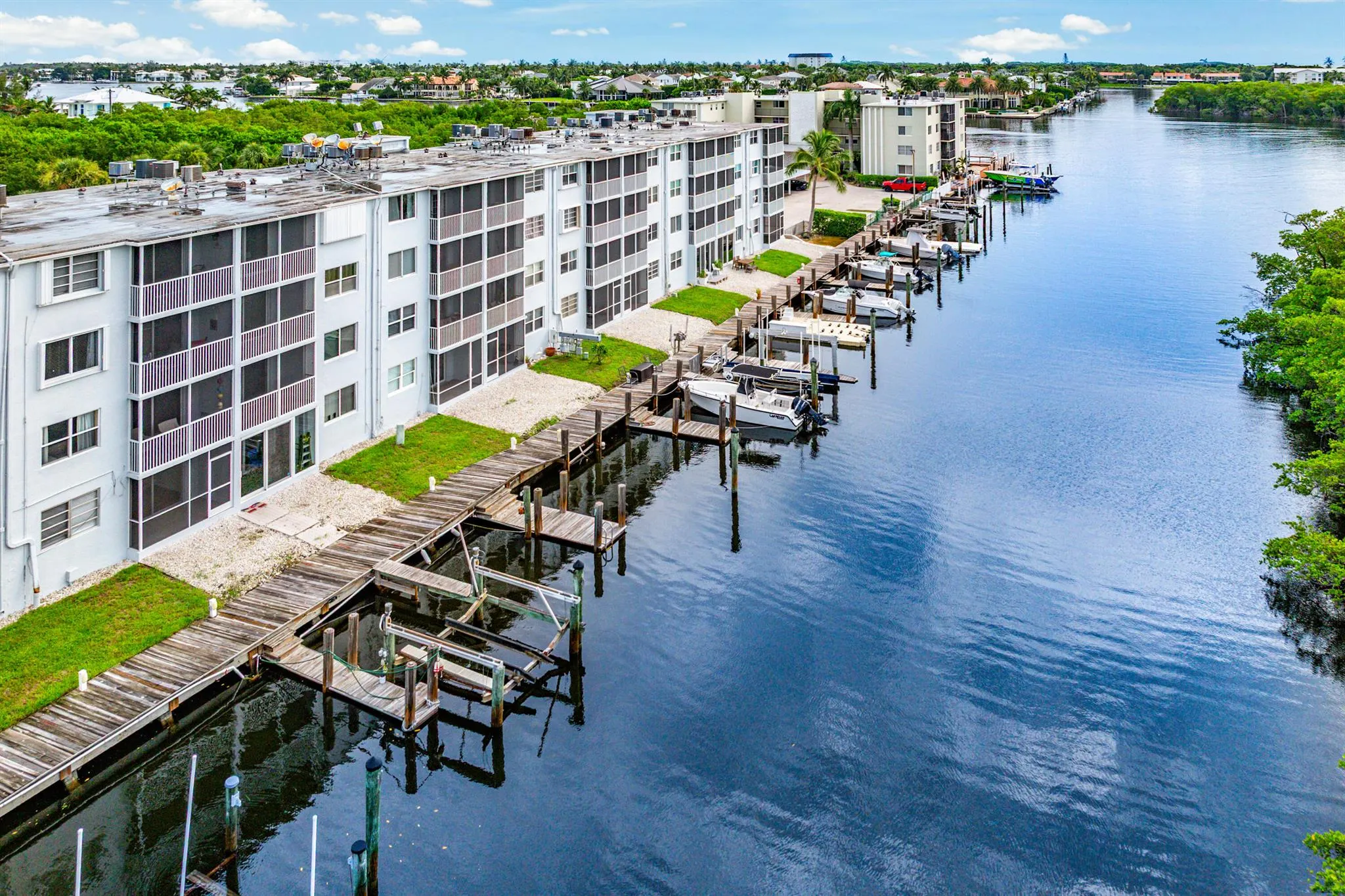 689 NE 6th Court, #4050