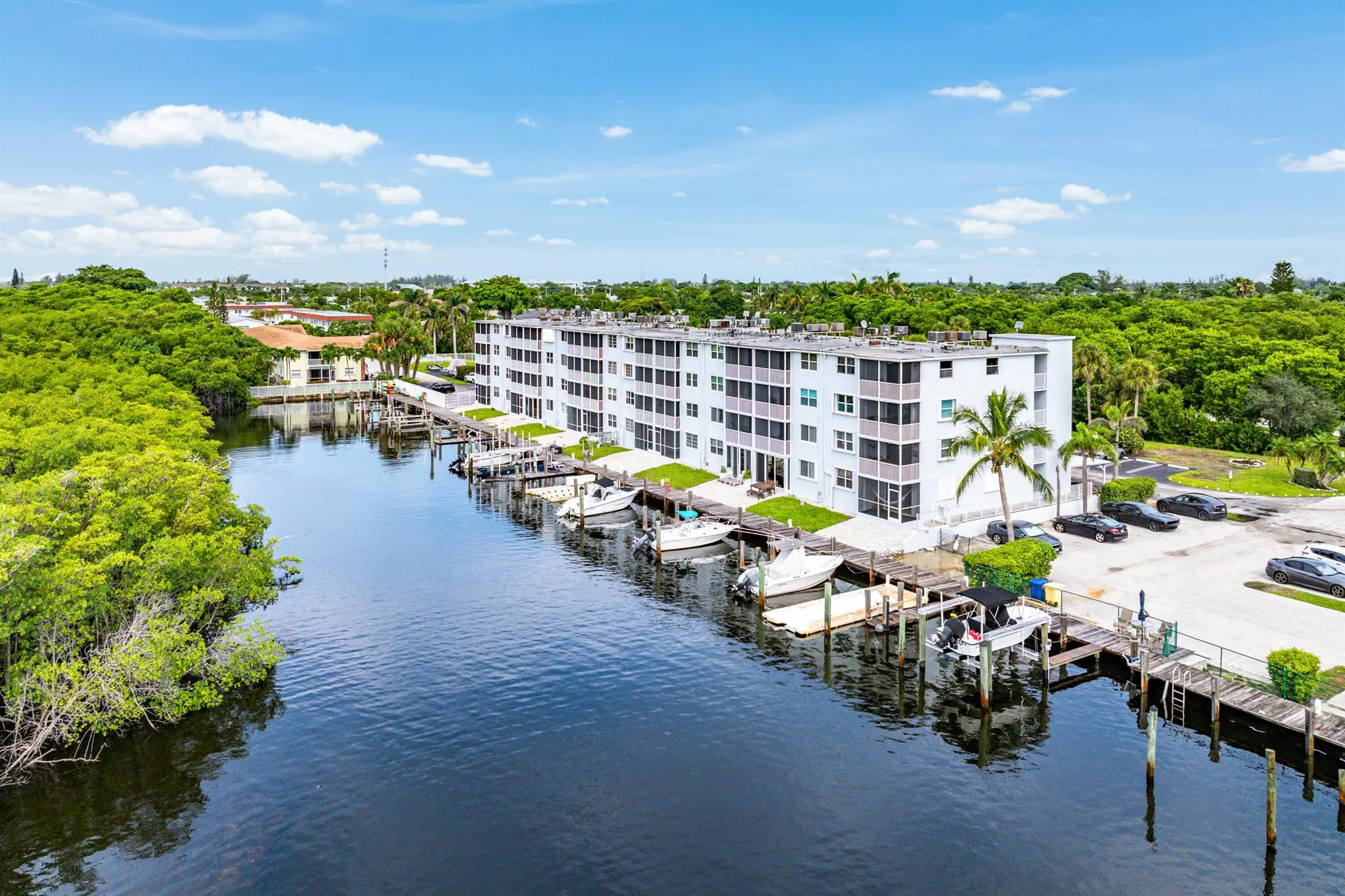 689 NE 6th Court, #4050