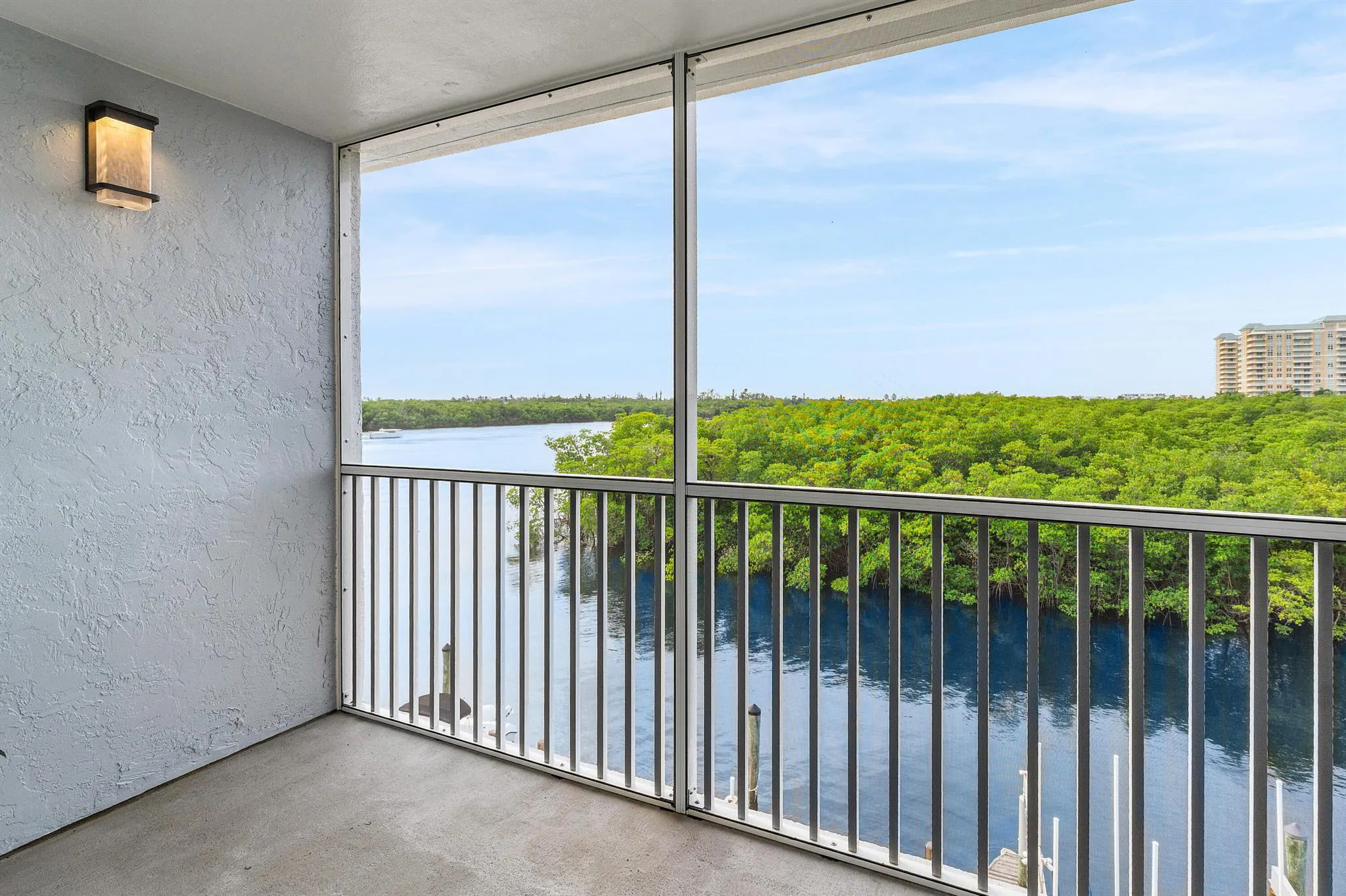 689 NE 6th Court, #4050