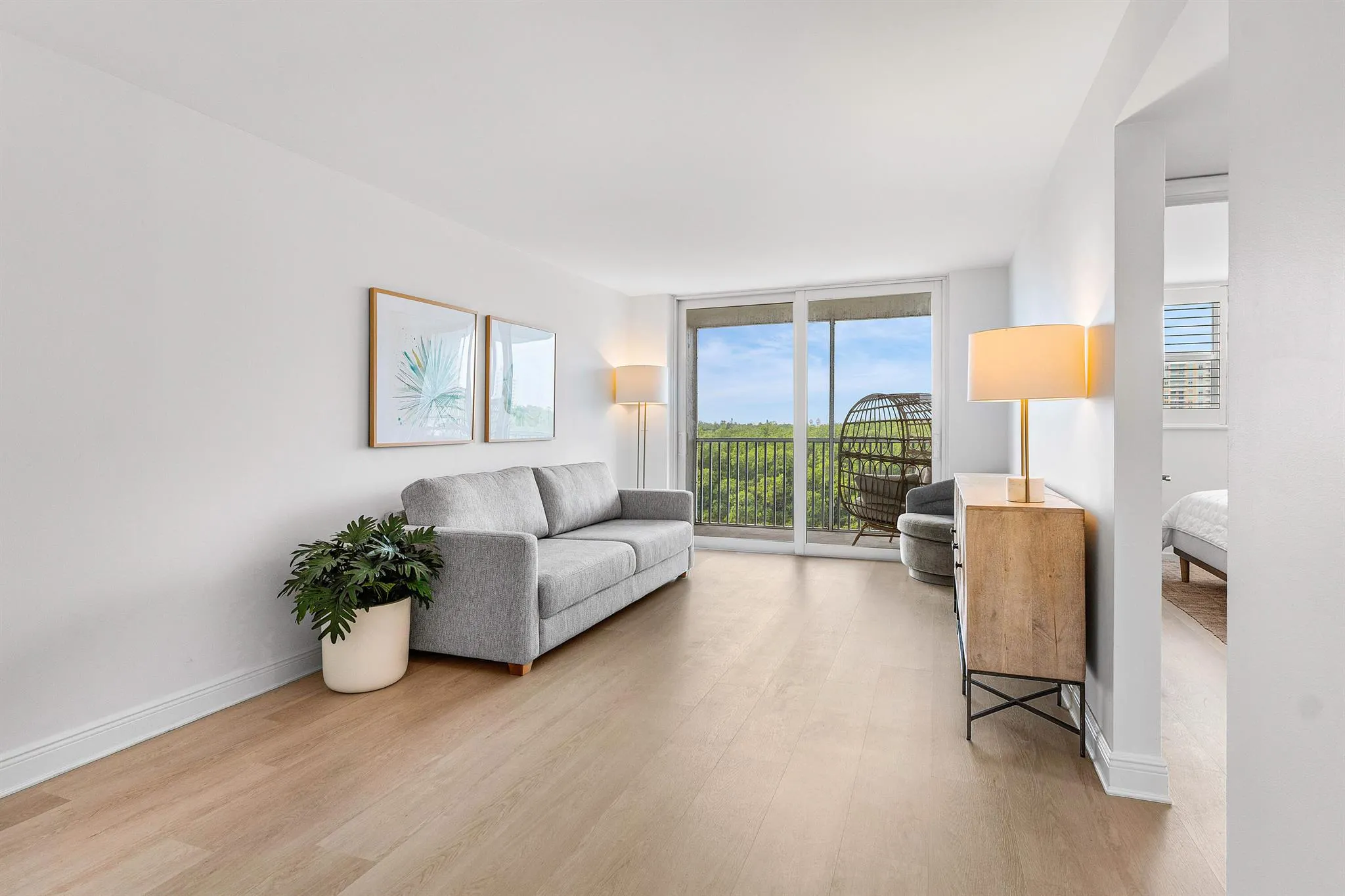 689 NE 6th Court, #4050