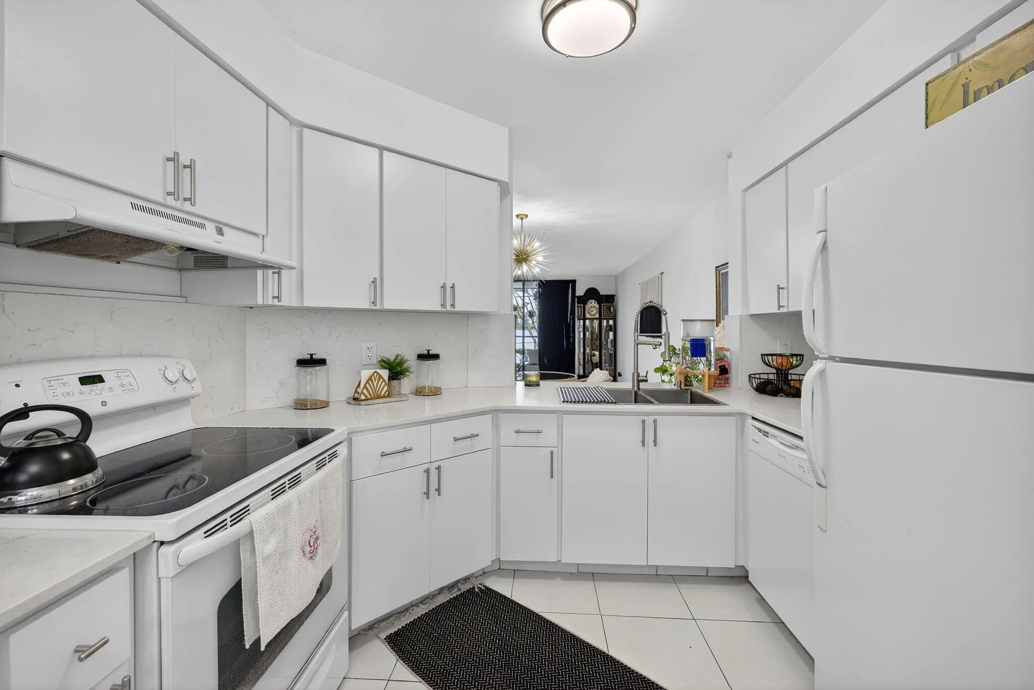 118 Lake Emerald Drive, #102