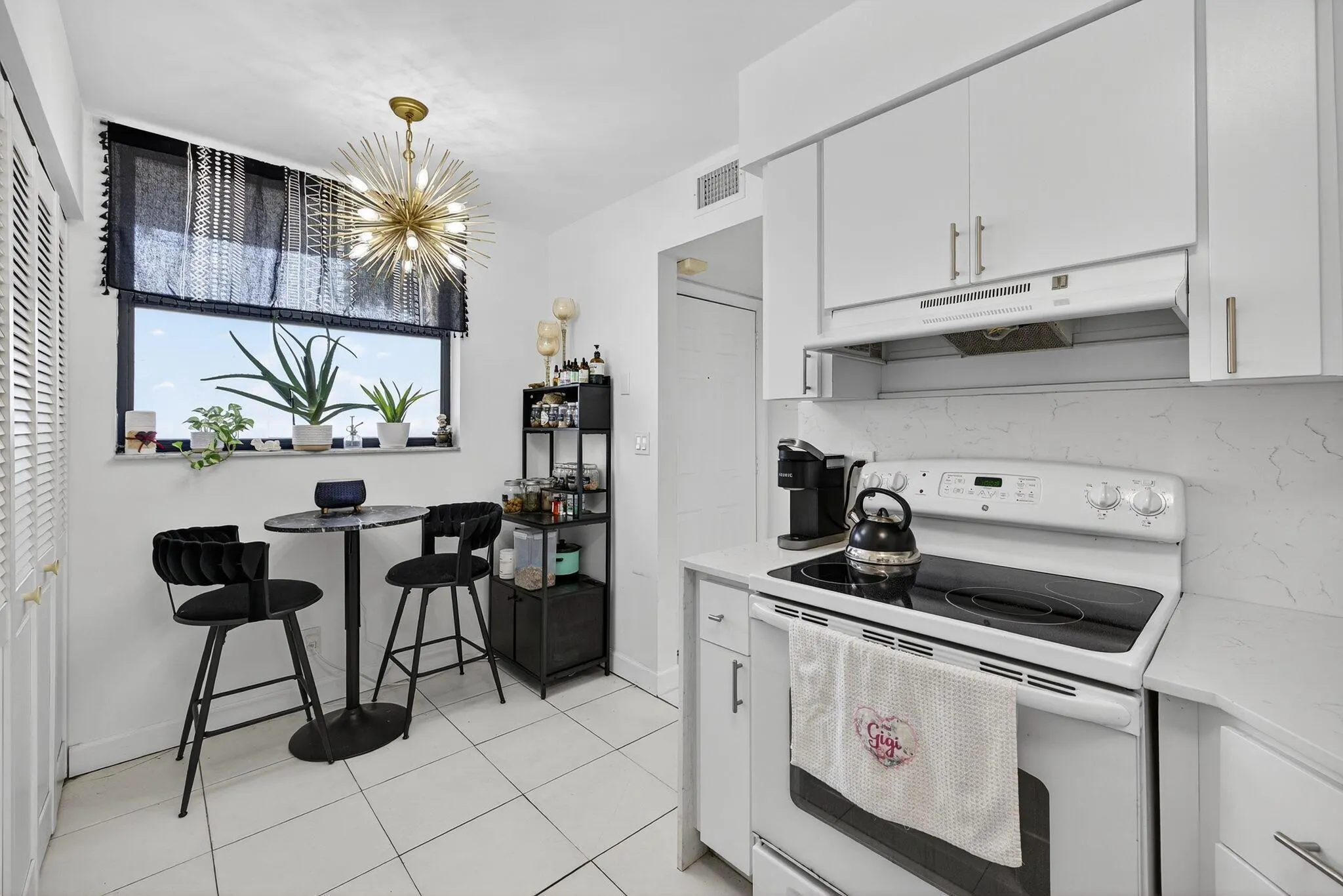 118 Lake Emerald Drive, #102