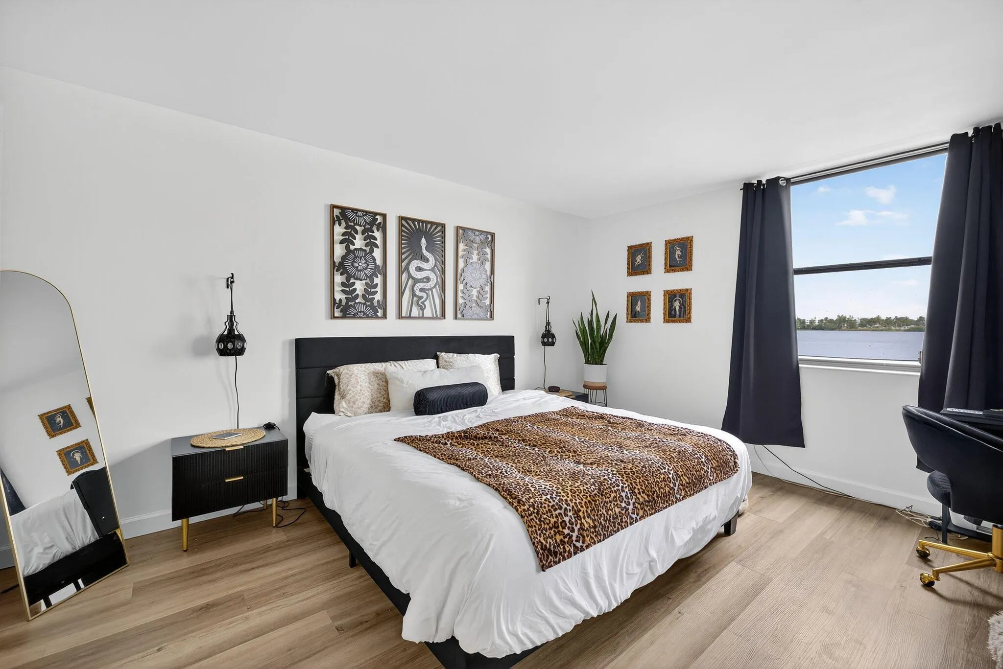 118 Lake Emerald Drive, #102