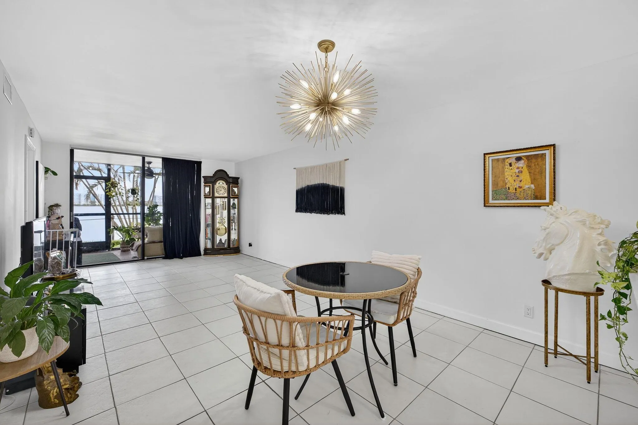118 Lake Emerald Drive, #102