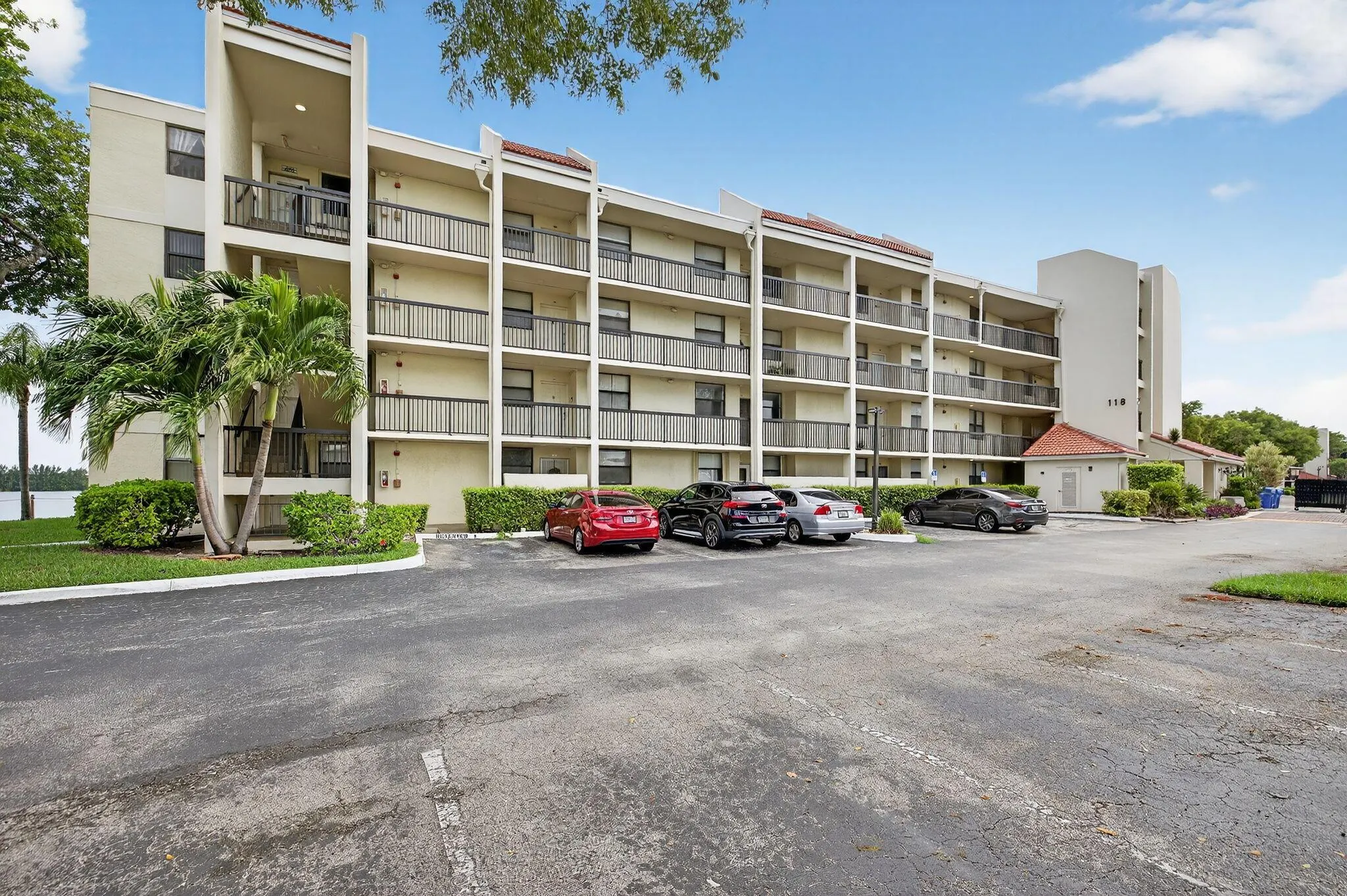 118 Lake Emerald Drive, #102