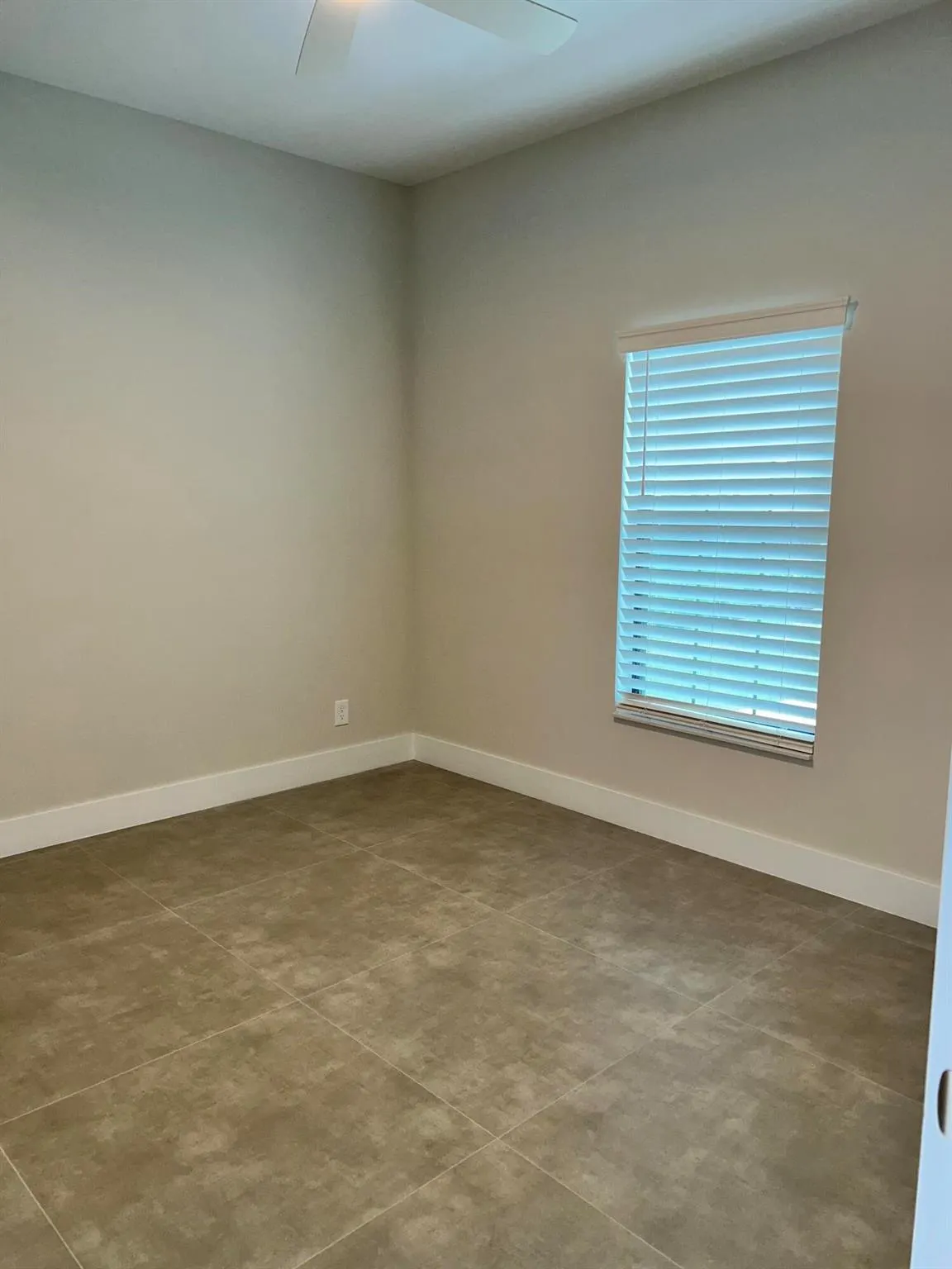 2573 Gulfstream Road
