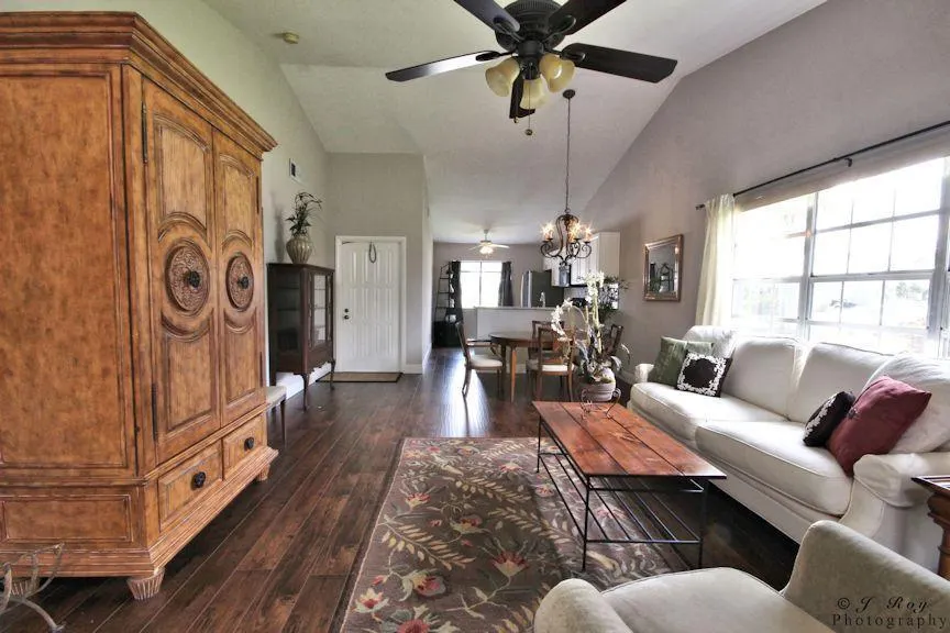 125 Moccasin Trail S
