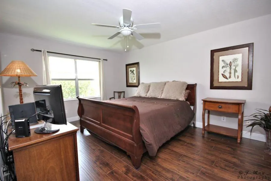 125 Moccasin Trail S