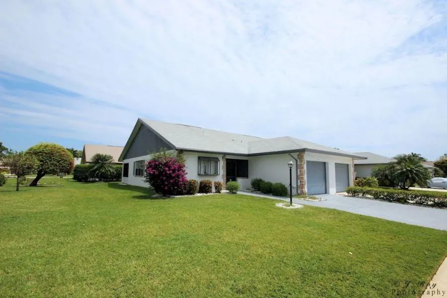 125 Moccasin Trail S