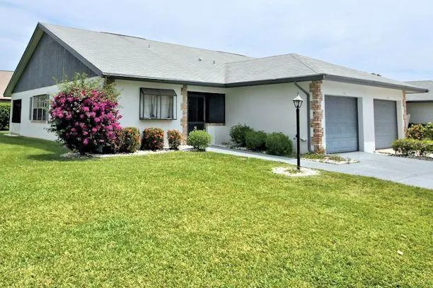 125 Moccasin Trail S