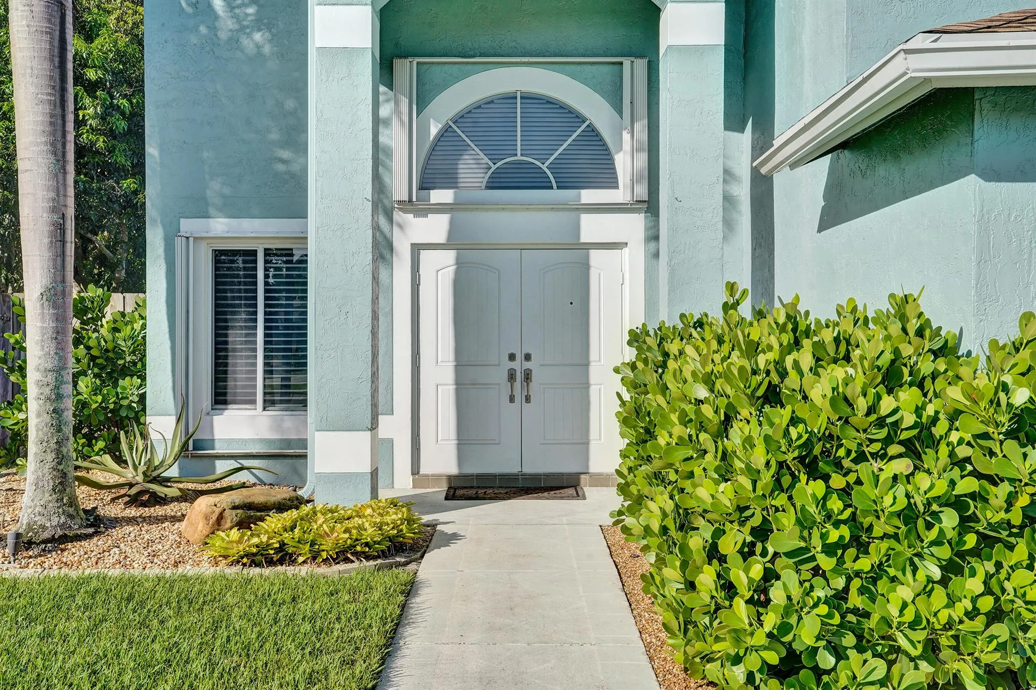 6907 Beacon Hollow Turn