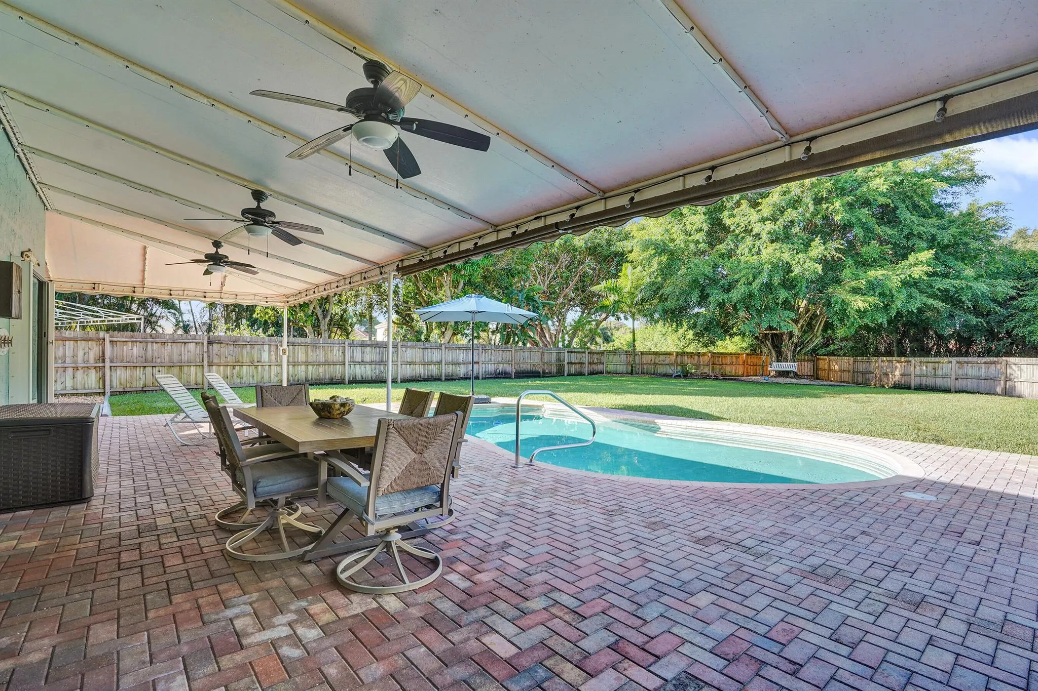 6907 Beacon Hollow Turn