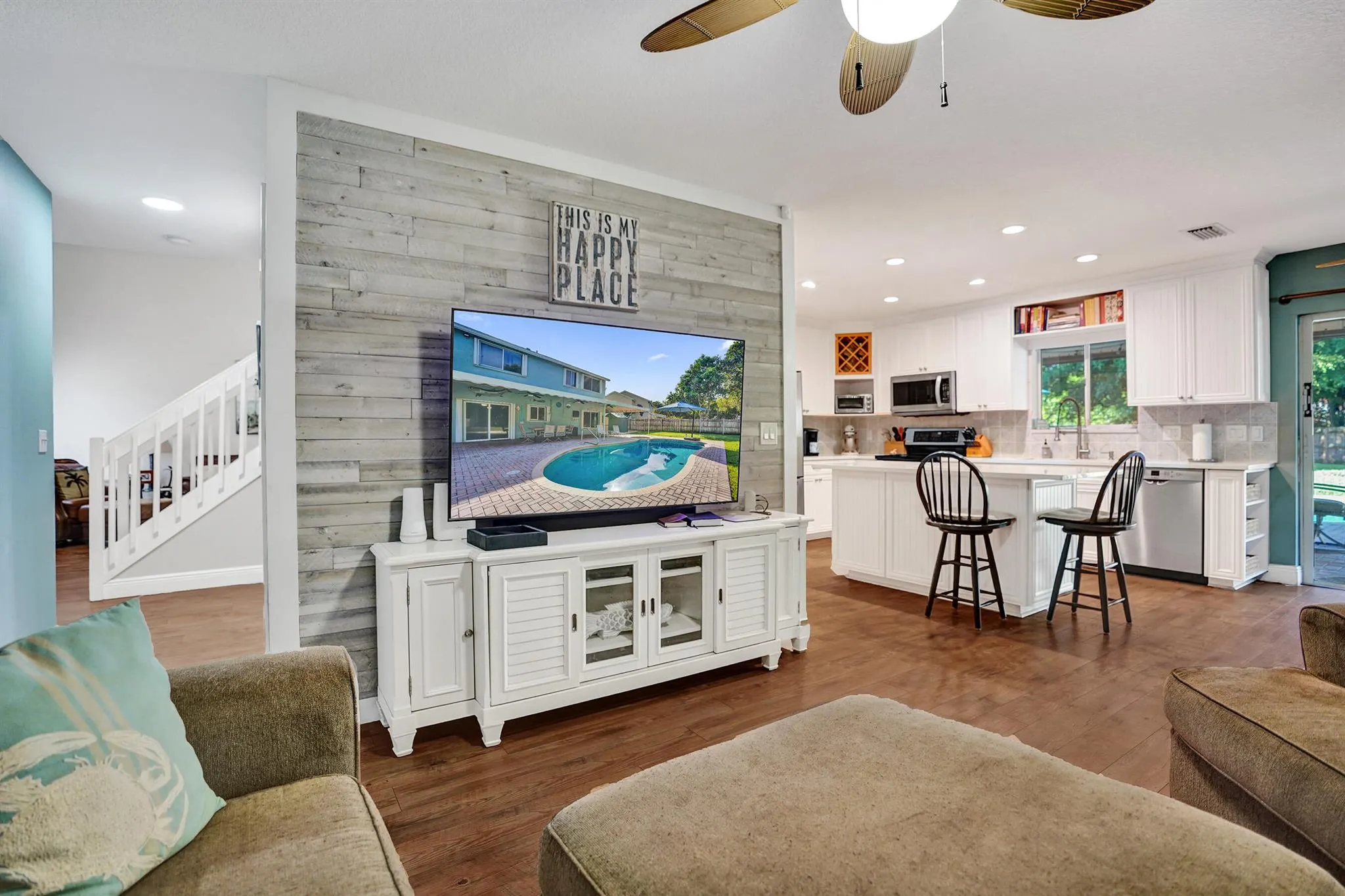 6907 Beacon Hollow Turn