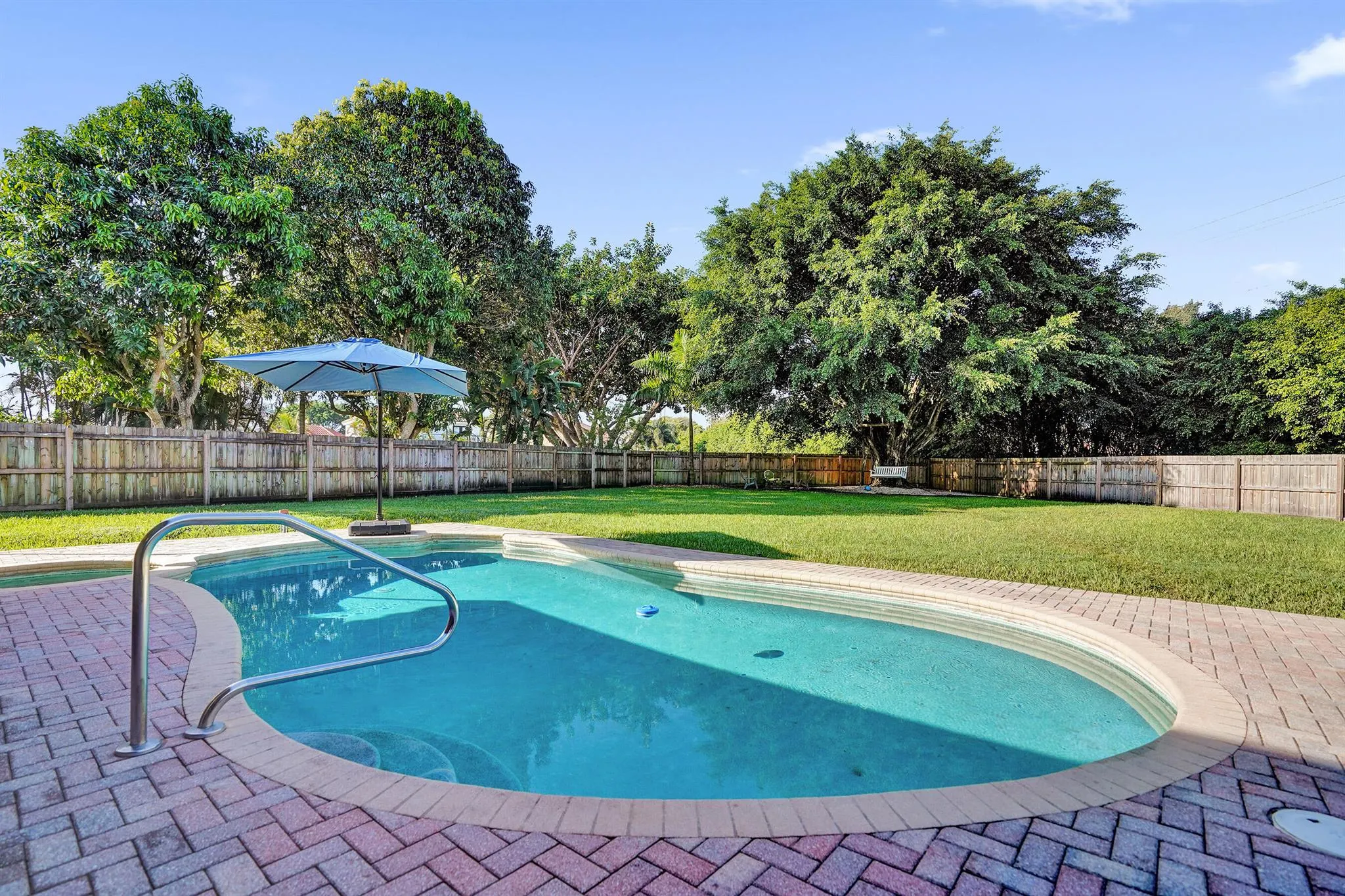 6907 Beacon Hollow Turn