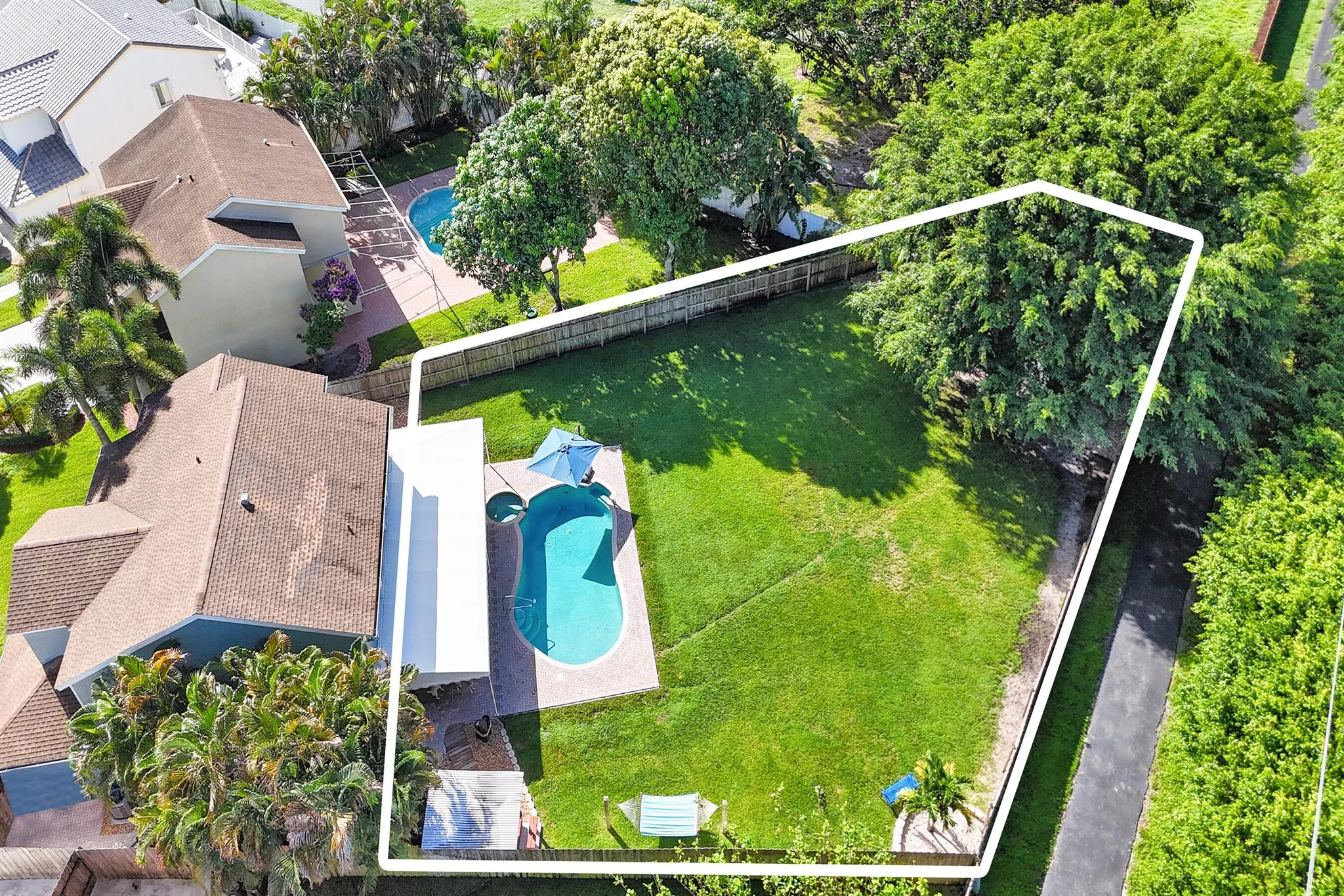 6907 Beacon Hollow Turn