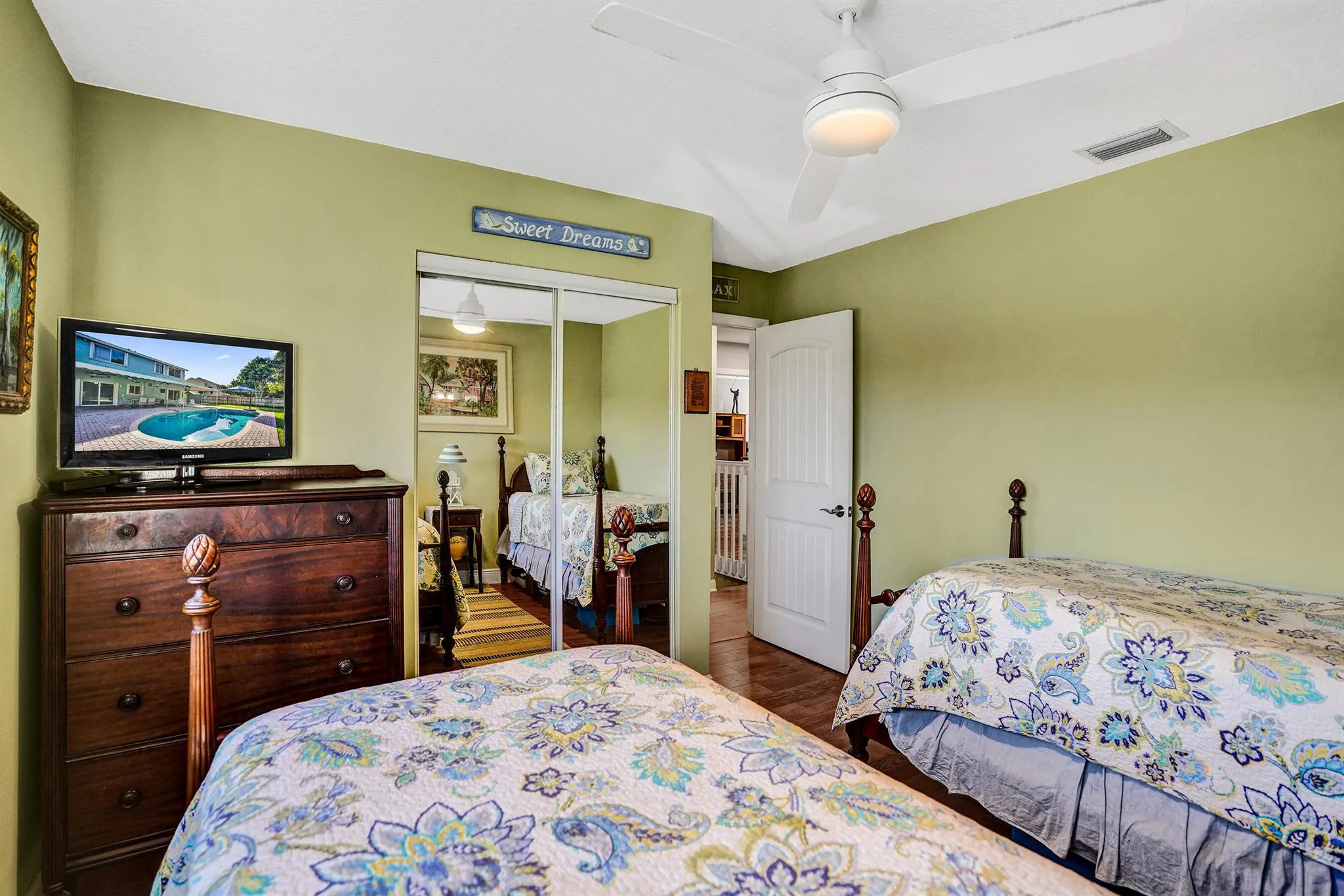 6907 Beacon Hollow Turn