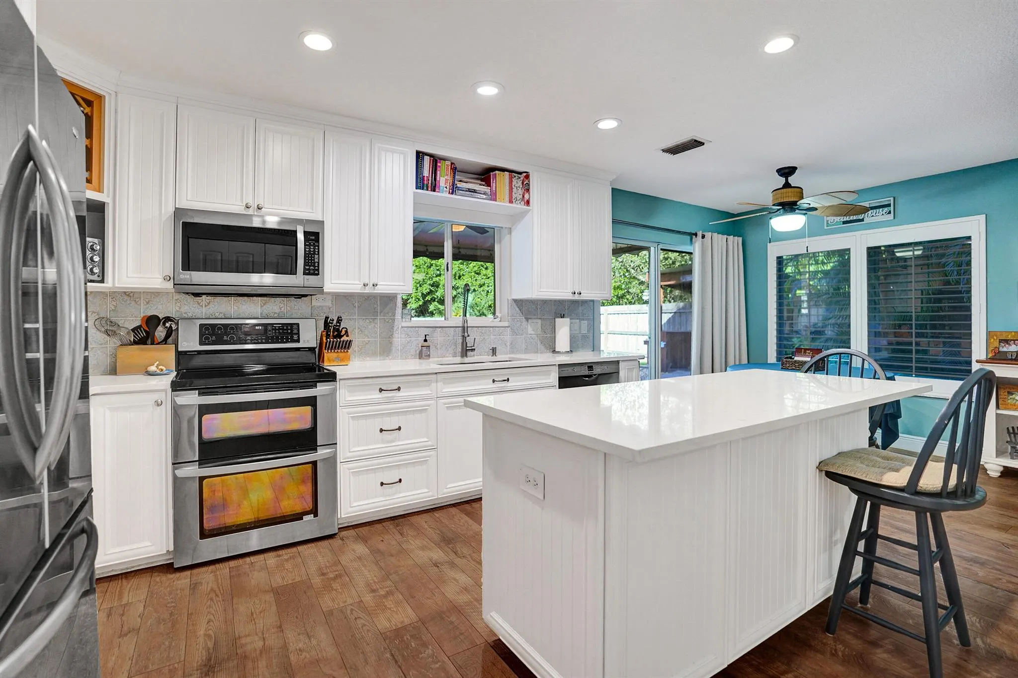 6907 Beacon Hollow Turn