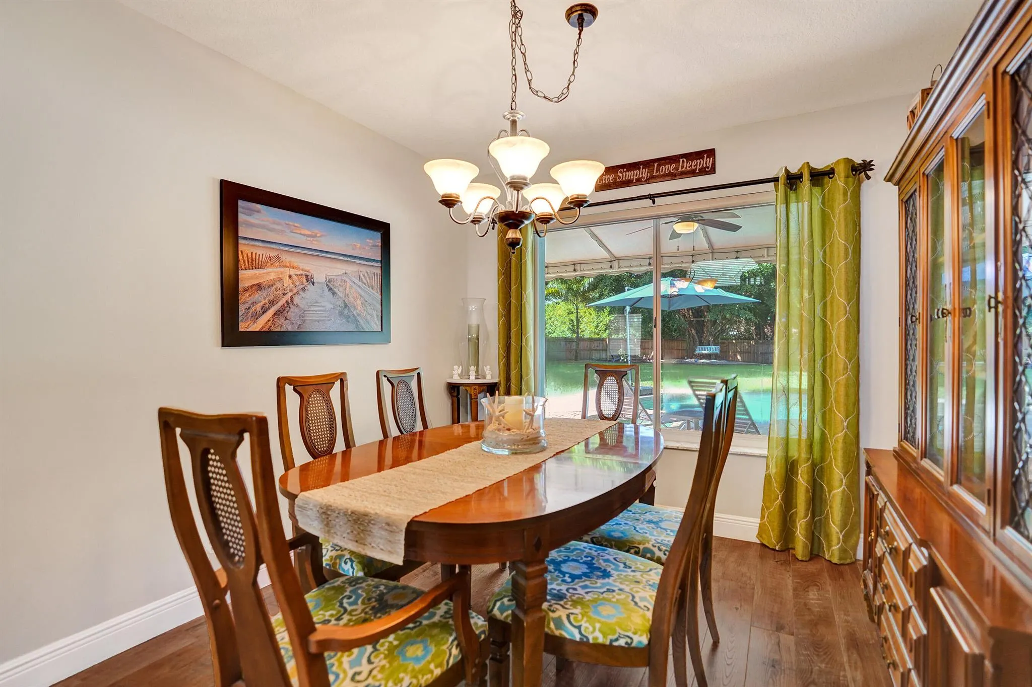6907 Beacon Hollow Turn
