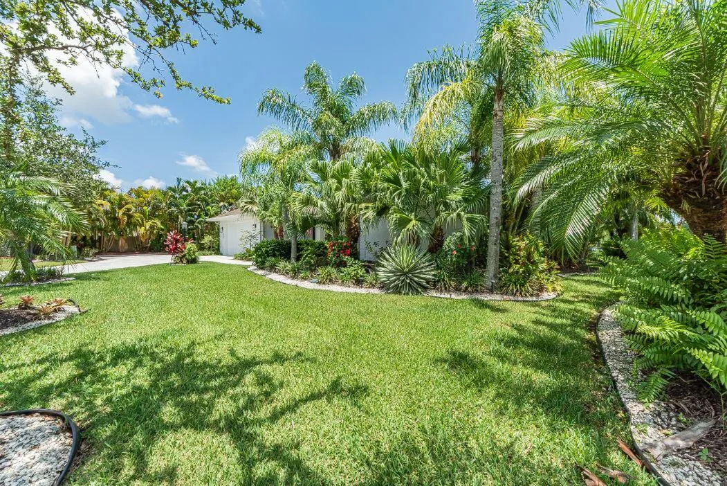 900 White Tail Avenue SW