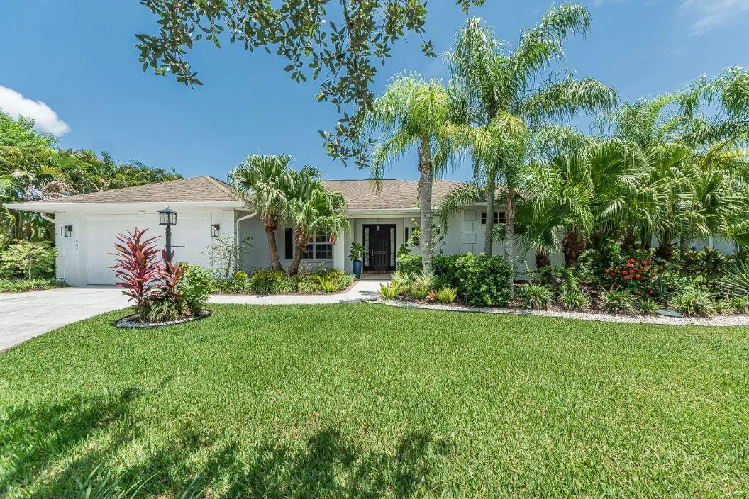 900 White Tail Avenue SW