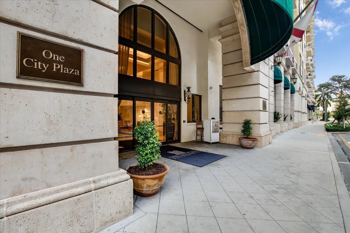 801 S Olive Avenue, #118