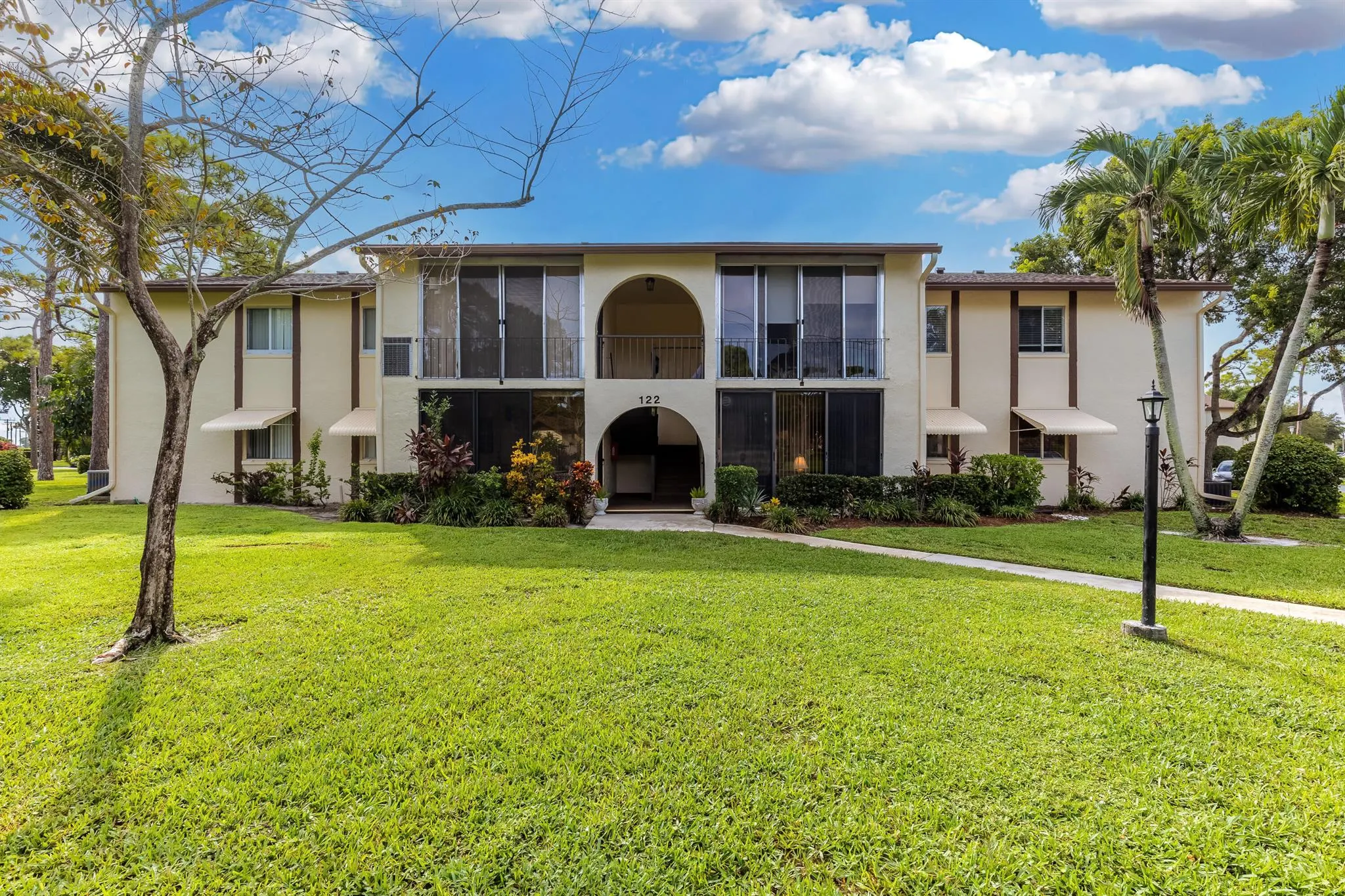 122 Lake Pine Circle, #B-1