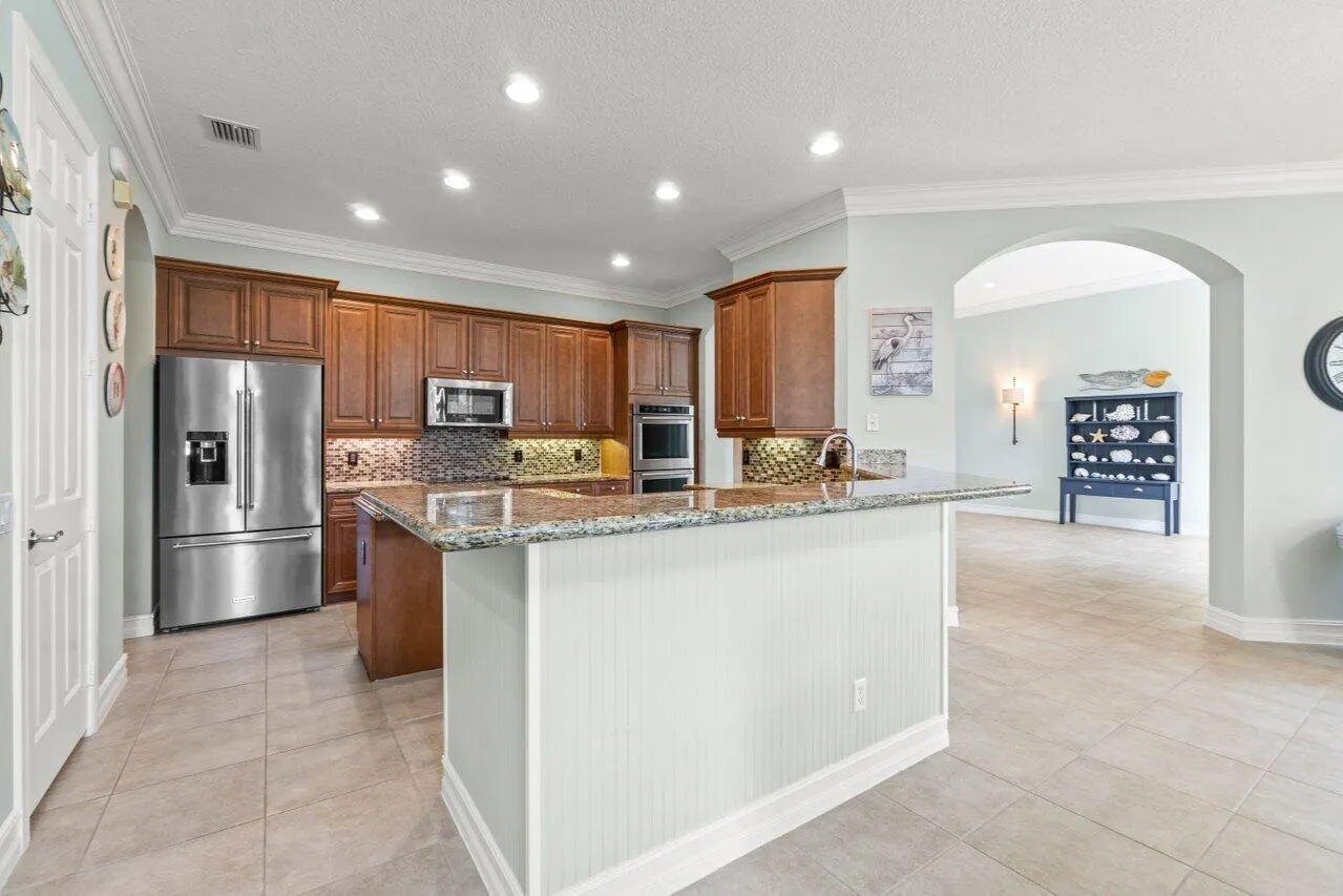 8068 Woodslanding Trail