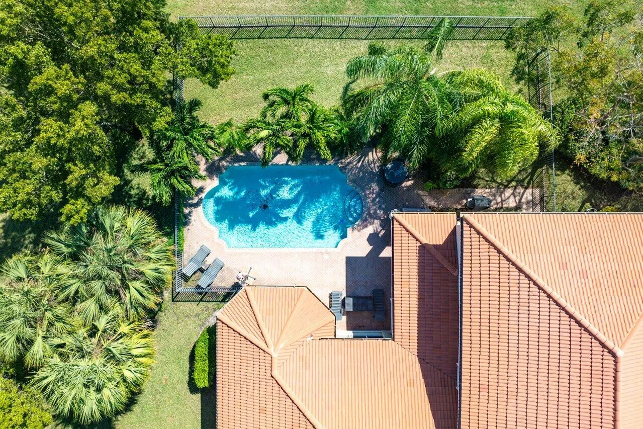 8068 Woodslanding Trail