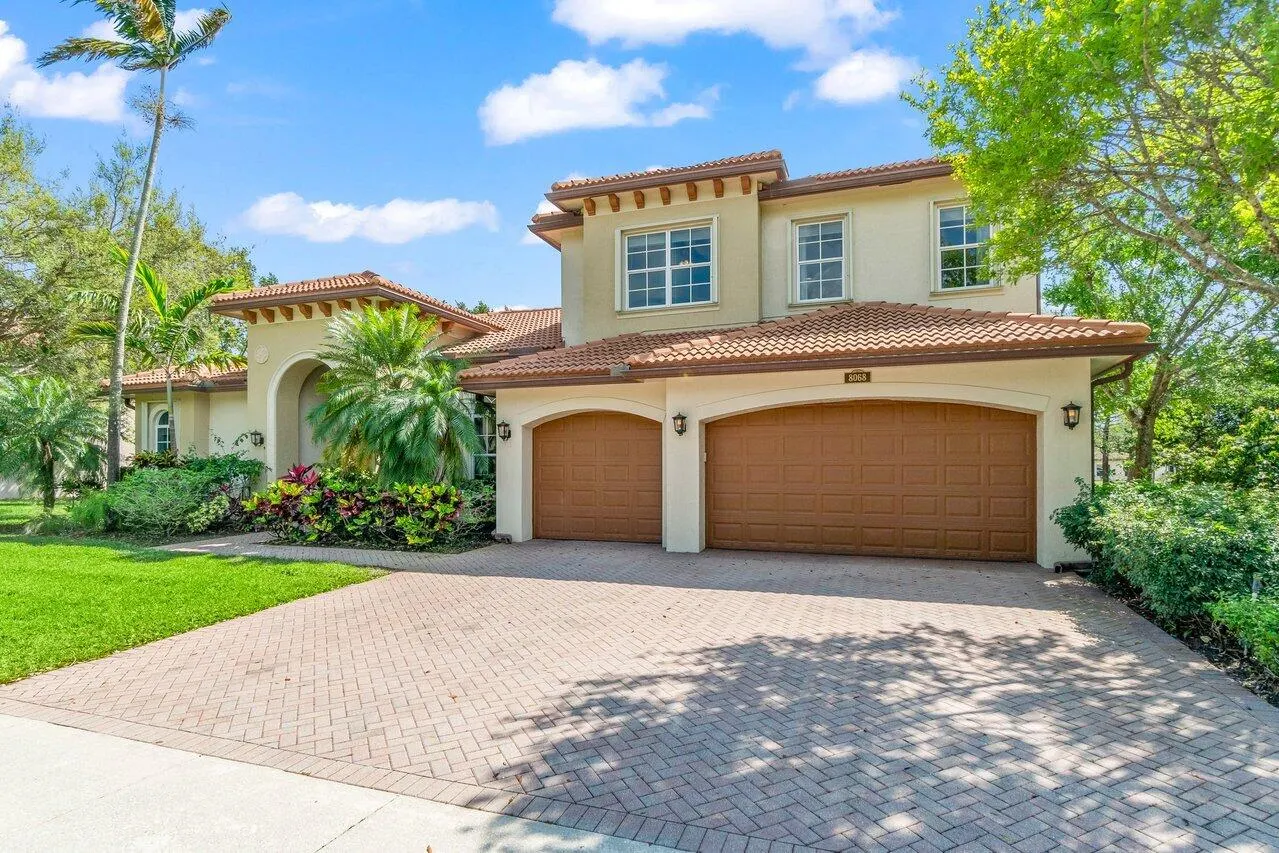 8068 Woodslanding Trail