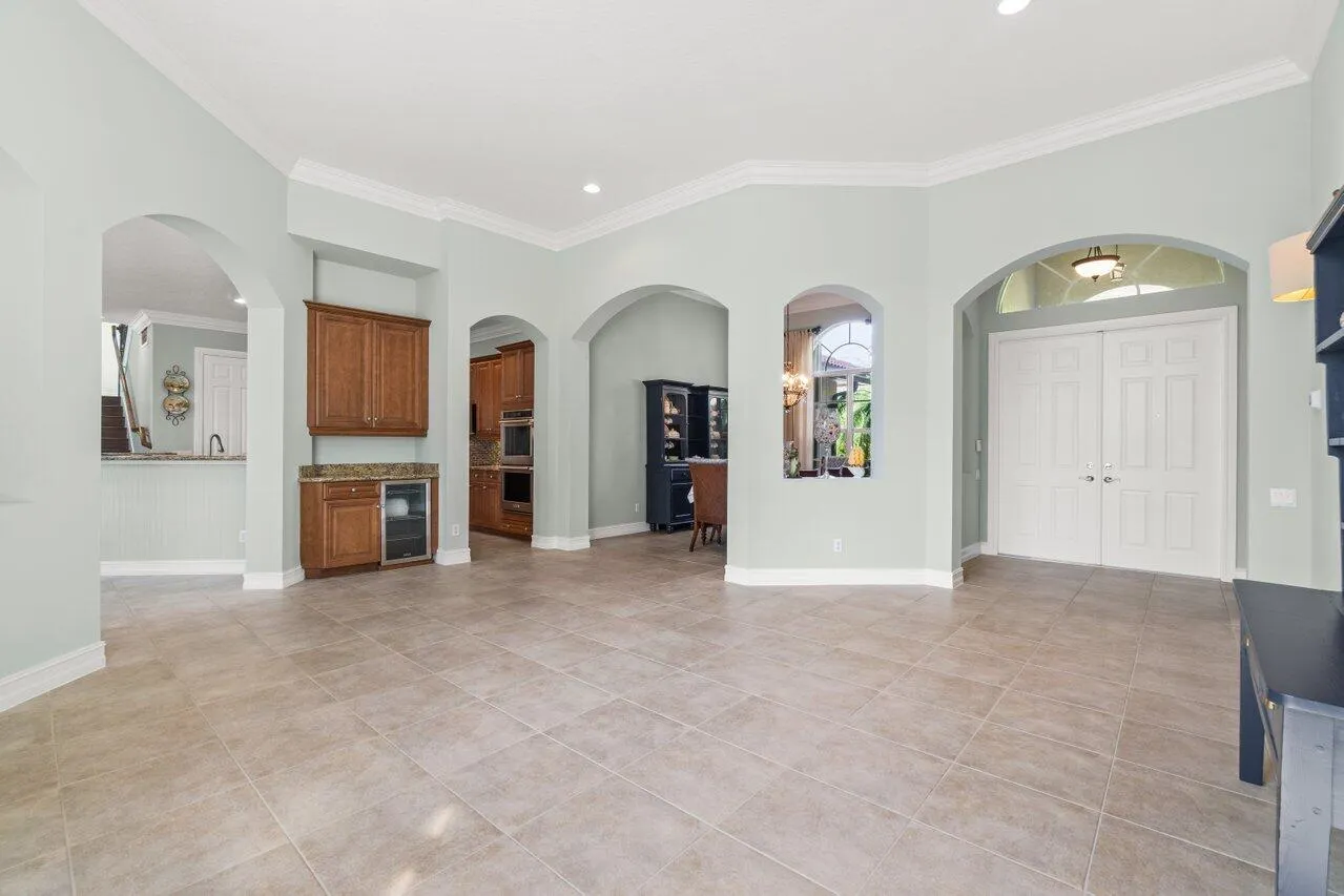 8068 Woodslanding Trail