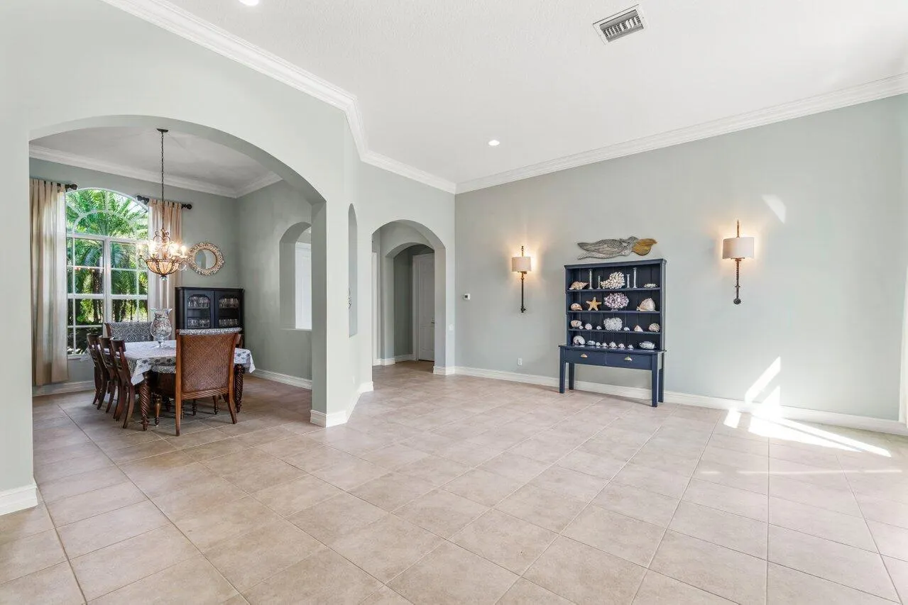 8068 Woodslanding Trail