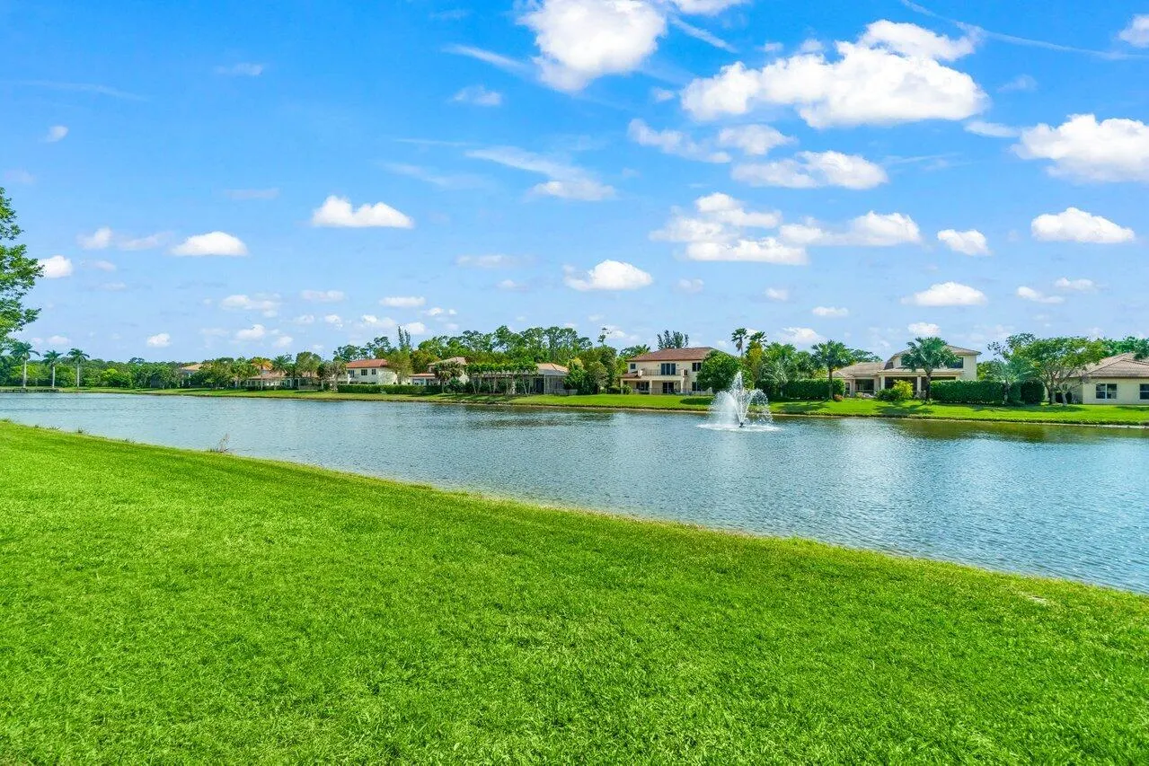 8068 Woodslanding Trail