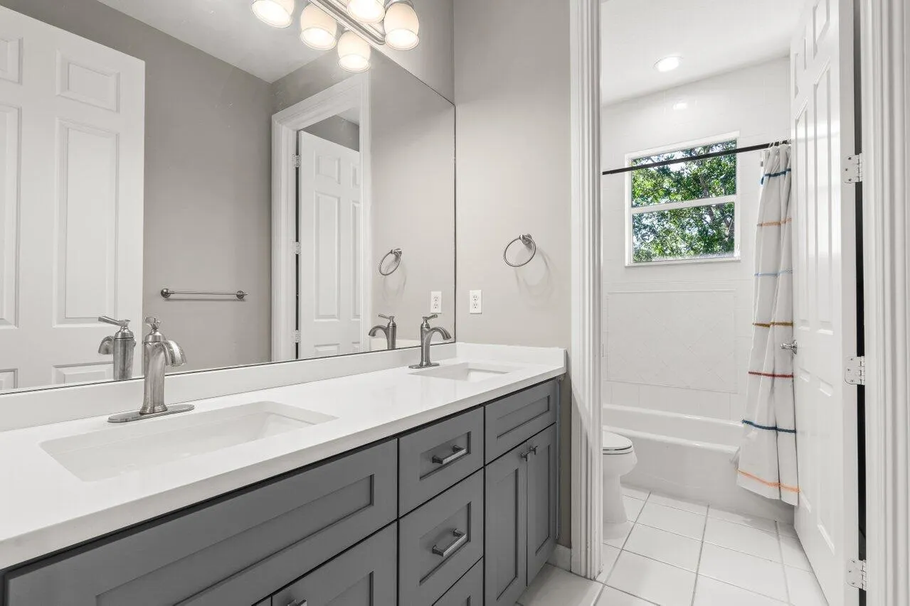 8068 Woodslanding Trail
