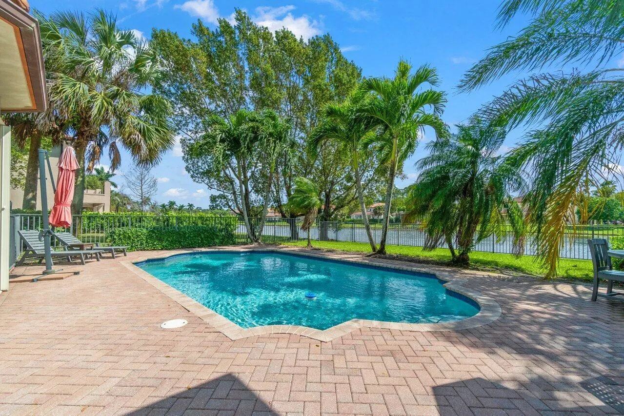 8068 Woodslanding Trail