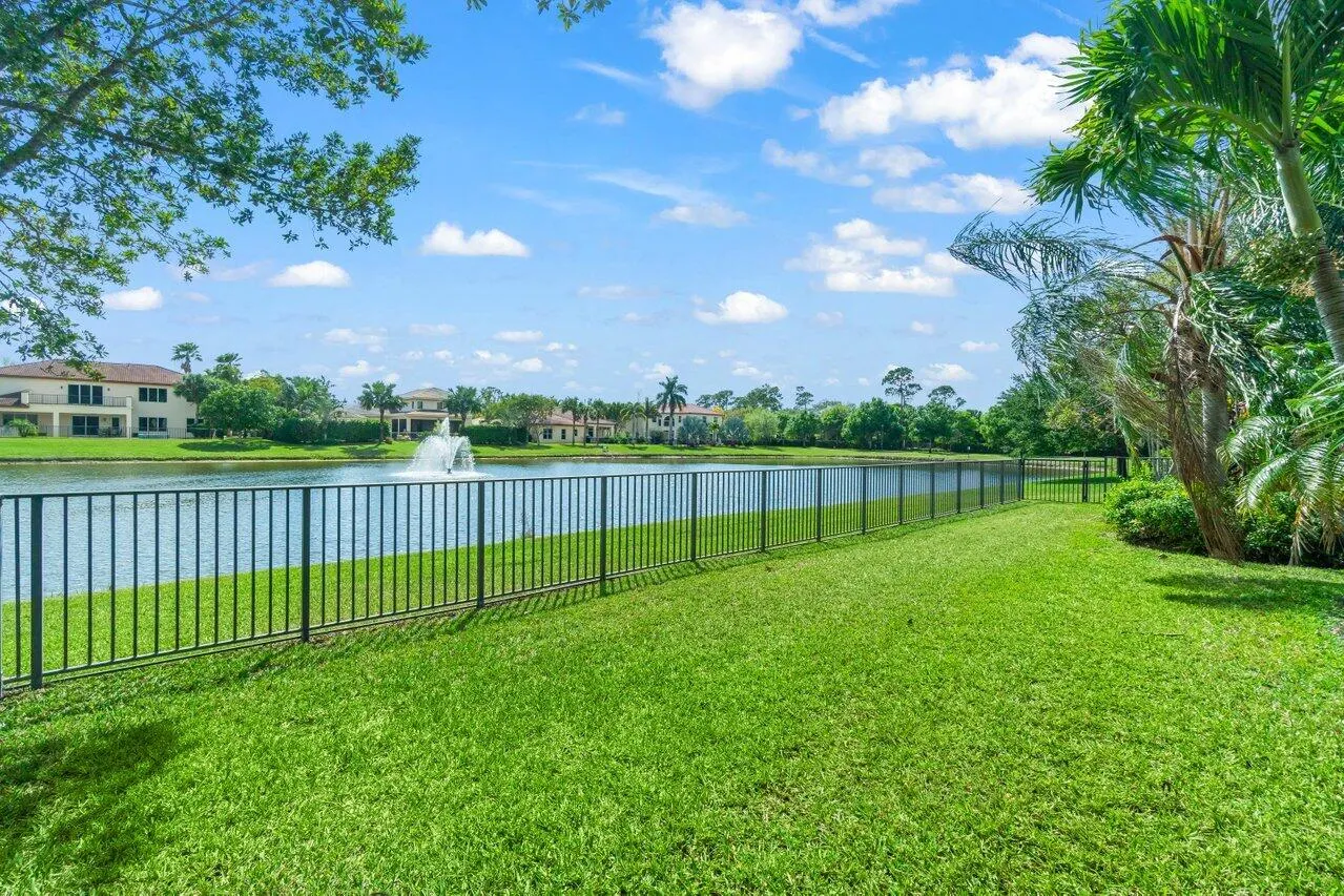 8068 Woodslanding Trail