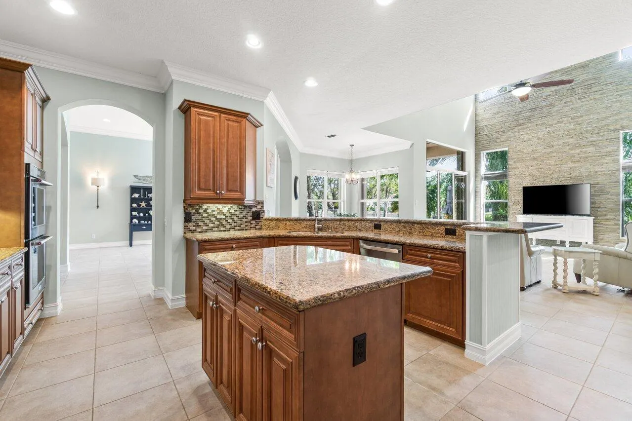 8068 Woodslanding Trail