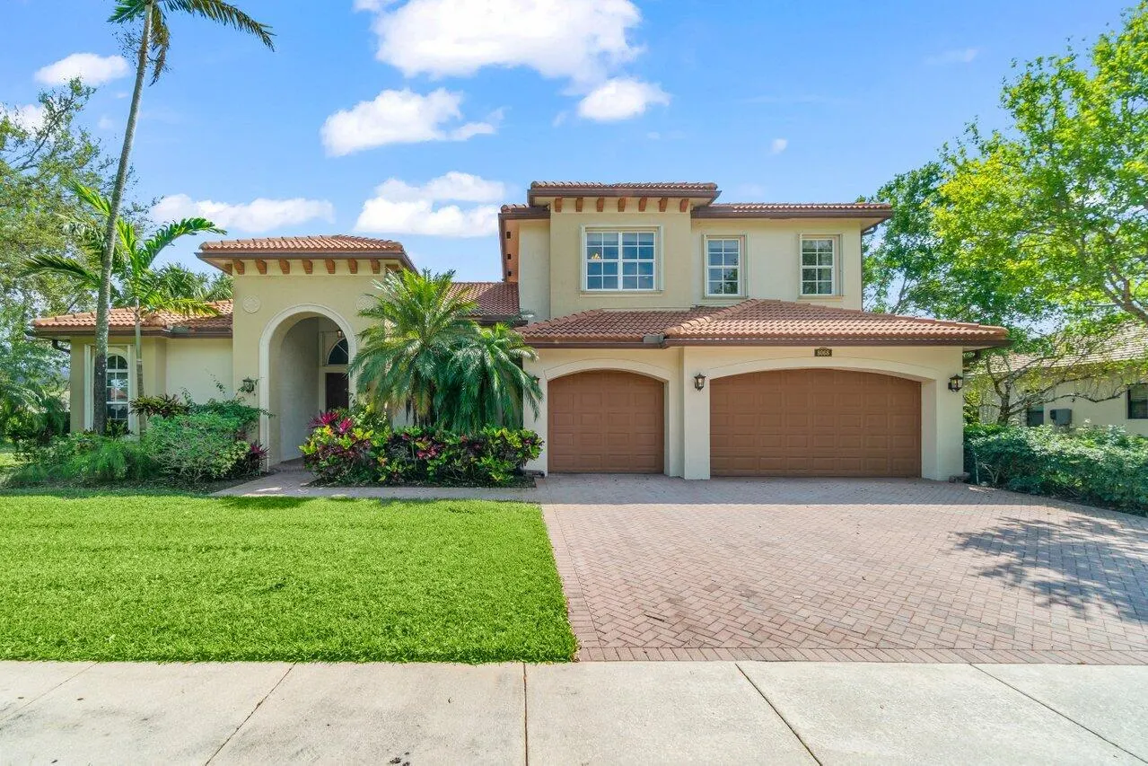8068 Woodslanding Trail